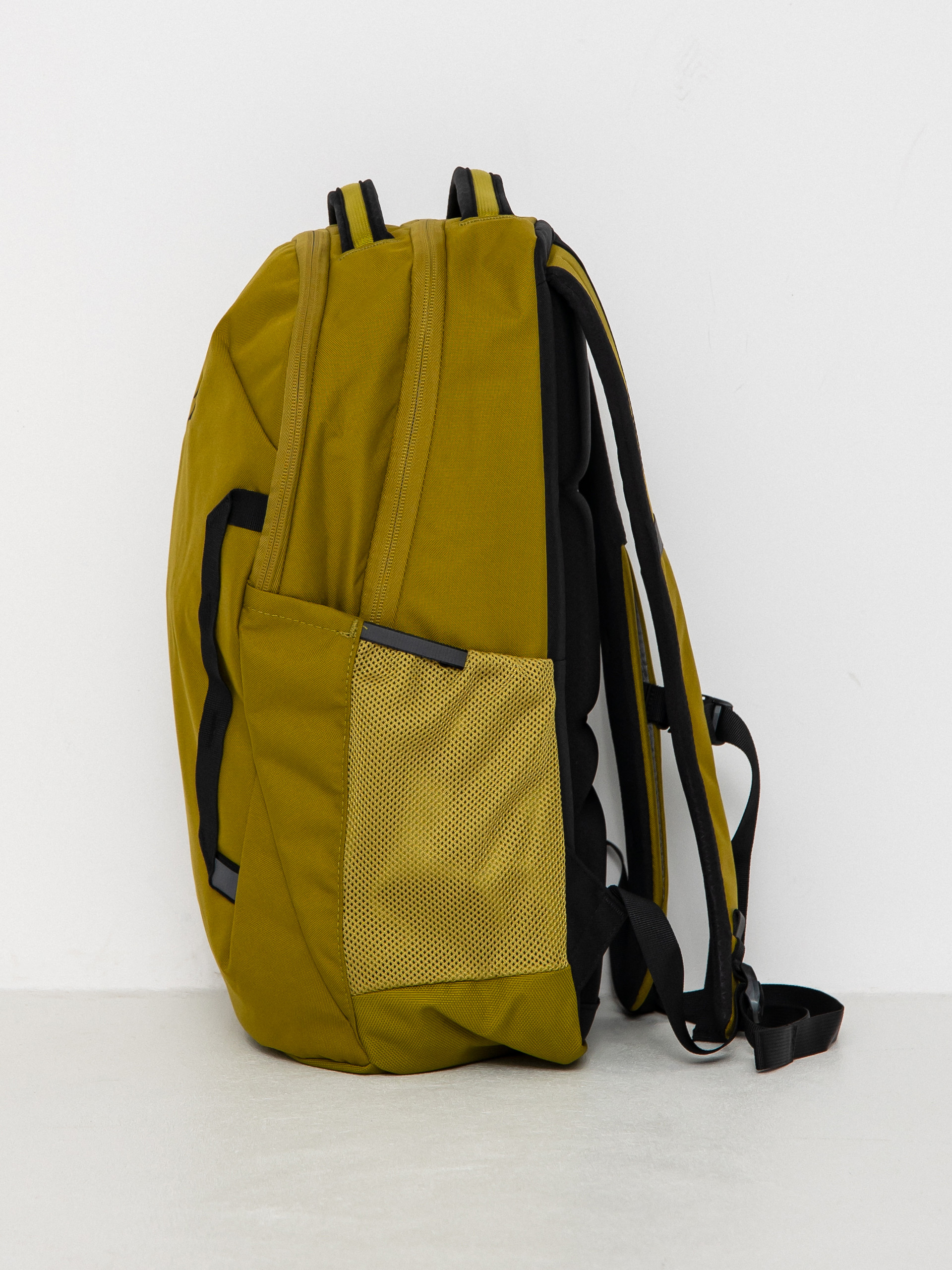 The North Face Vault Hátizsák (sulphur moss/tnf black)