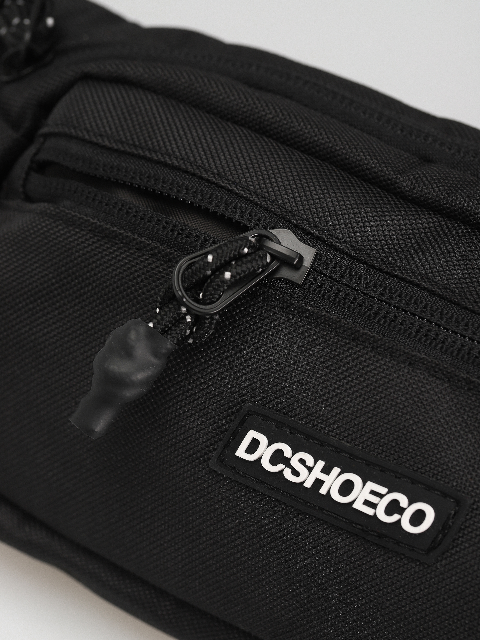 DC Tussler 4 Övtáska (black)