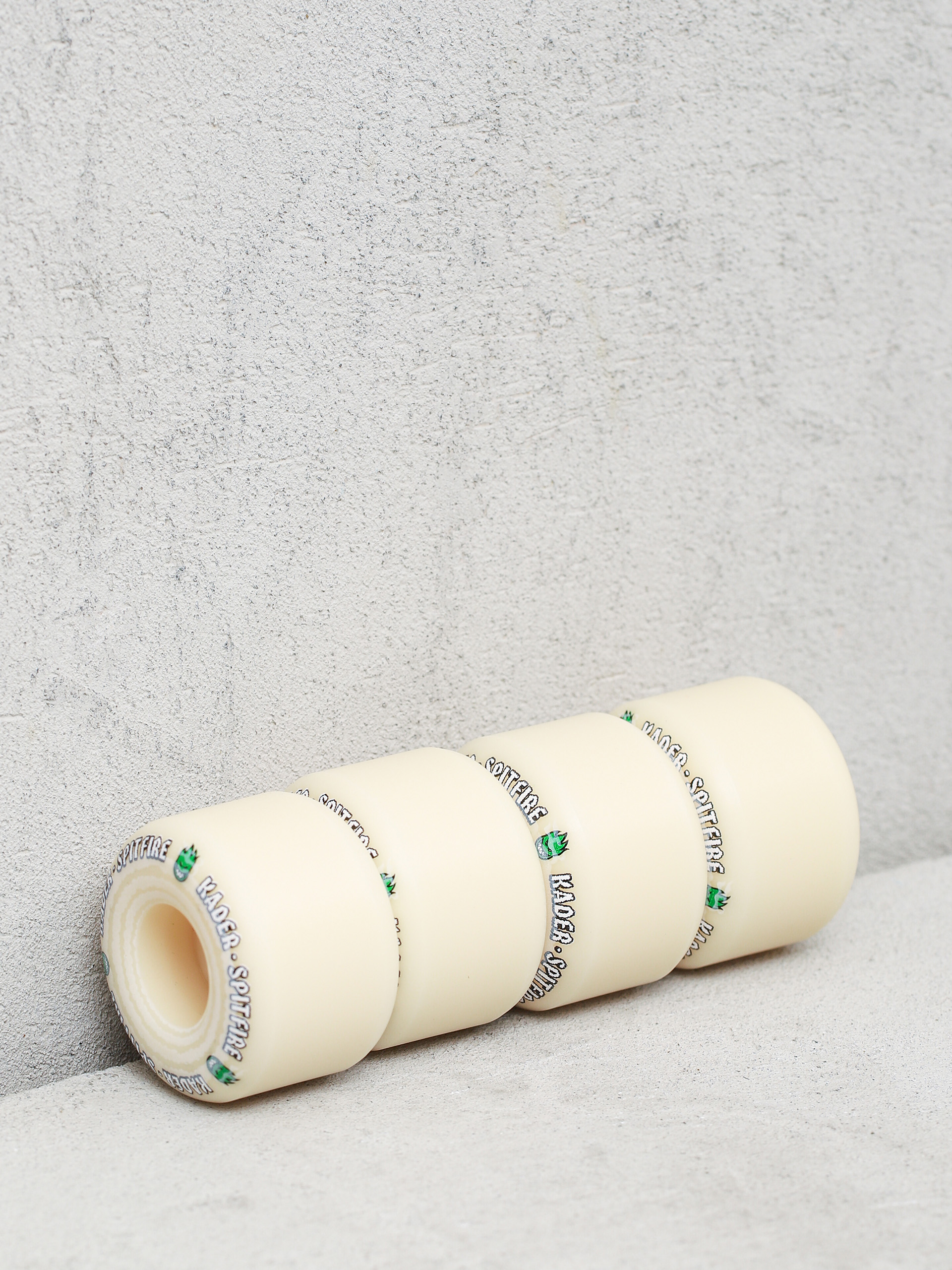 Spitfire F4 99D Kader Puffs Radial Full Gördeszka kerék (white)