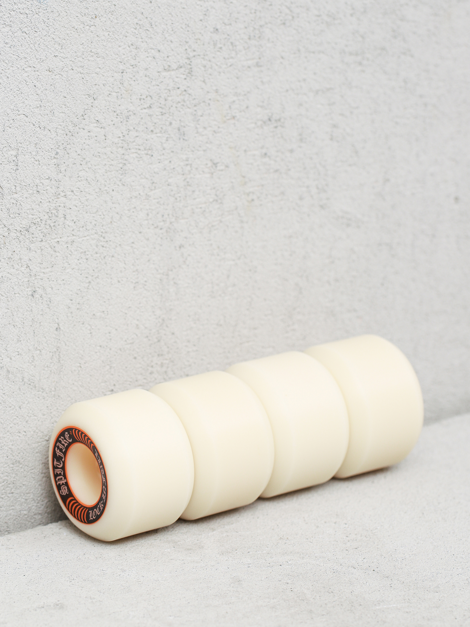 Spitfire F4 99D Lock In Full Gördeszka kerék (white/orange)