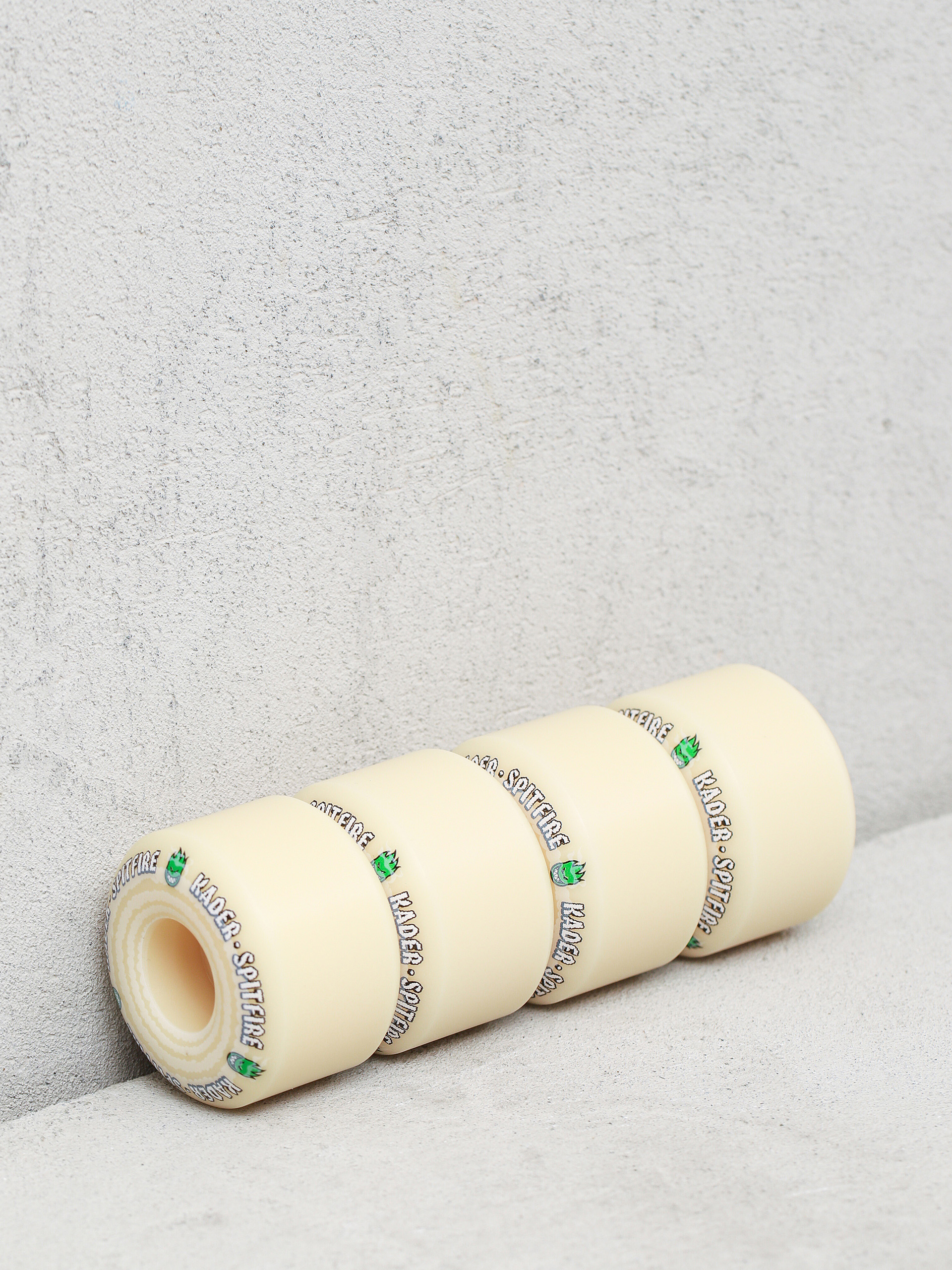 Spitfire F4 99D Kader Puffs Radial Full Gördeszka kerék (white/green)