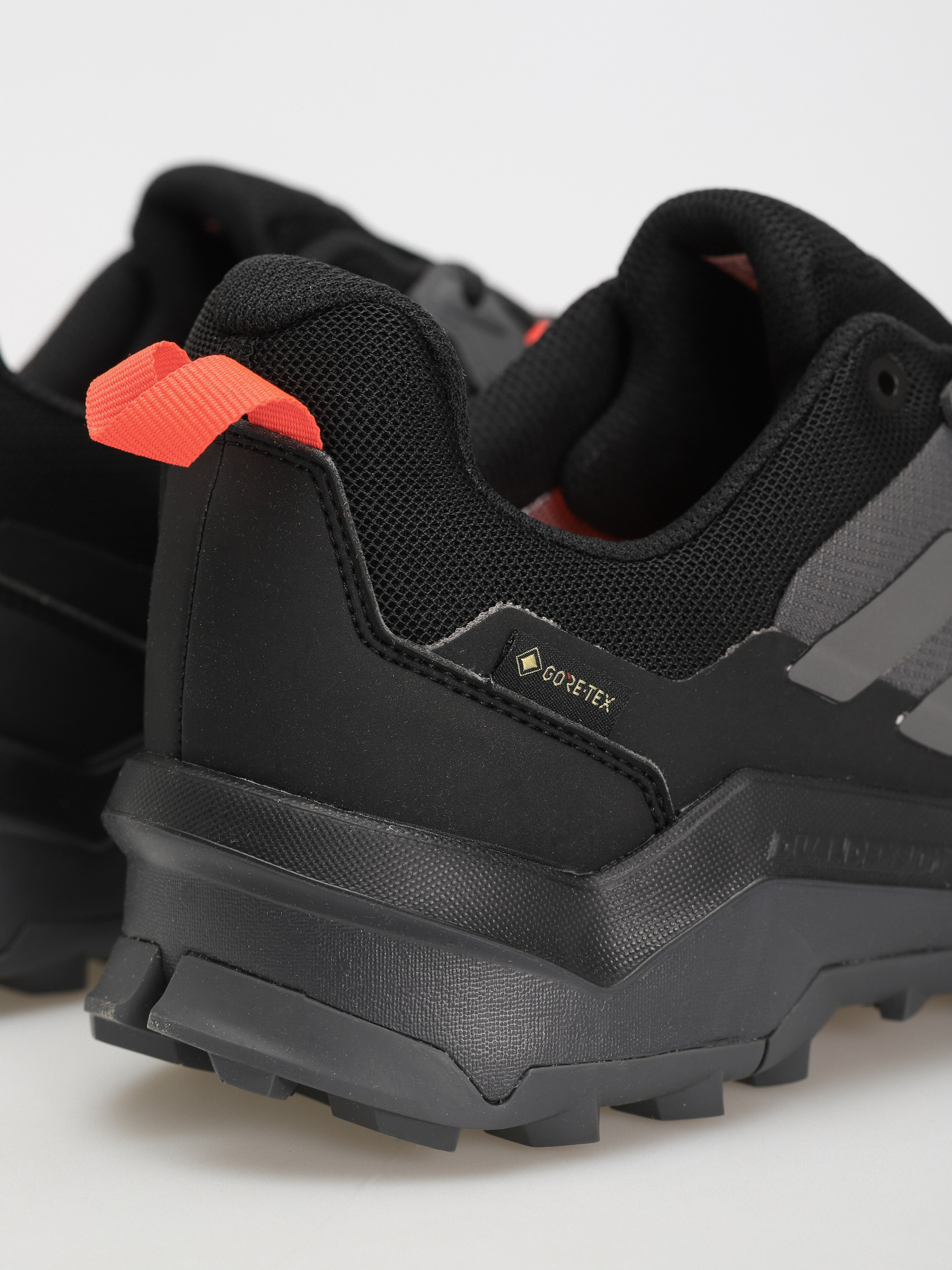 adidas Originals Terrex Ax4 Gtx Cipők (gresix/grefou/solred)