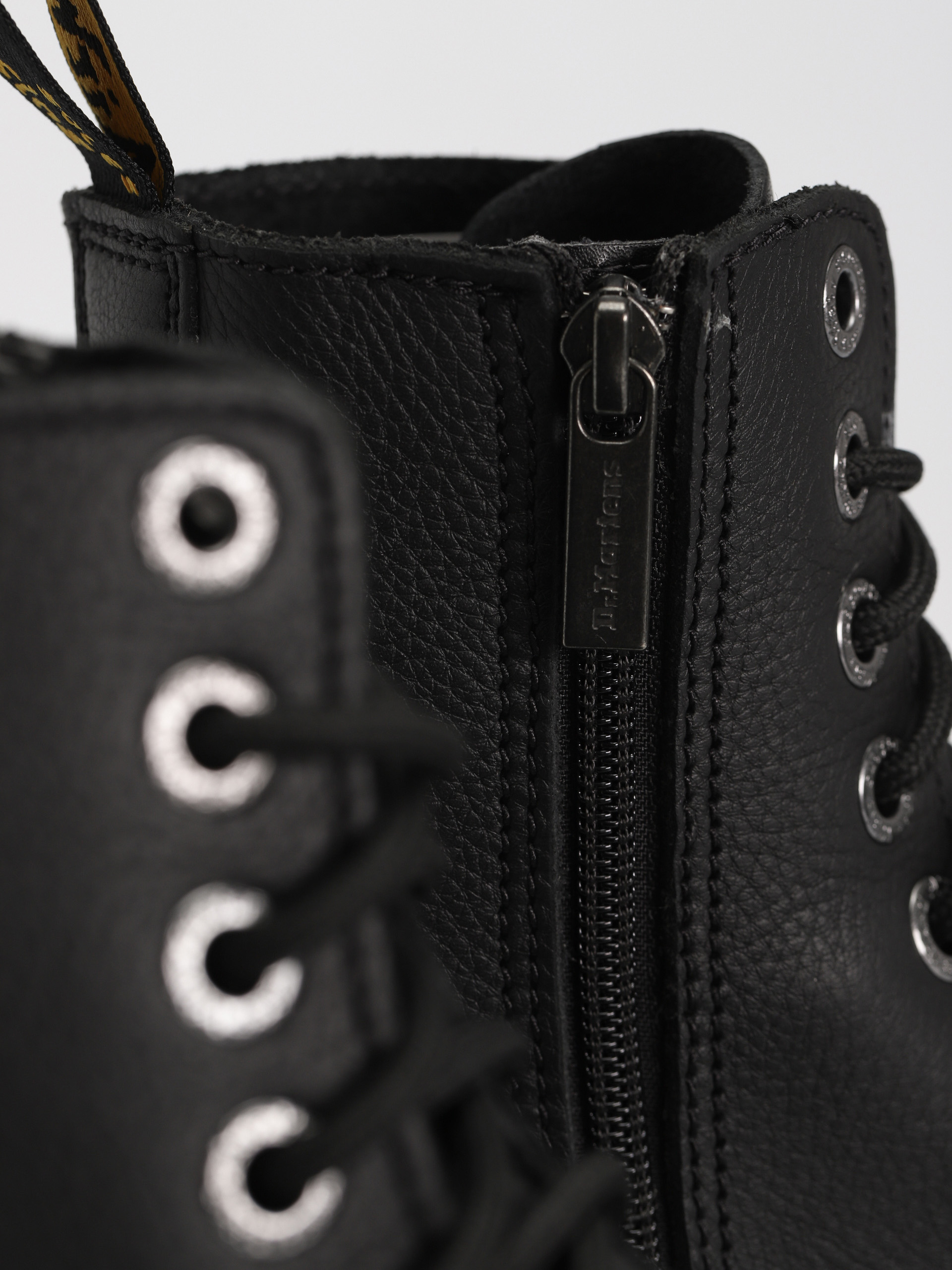 Dr. Martens Jadon III Cipők (black pisa)