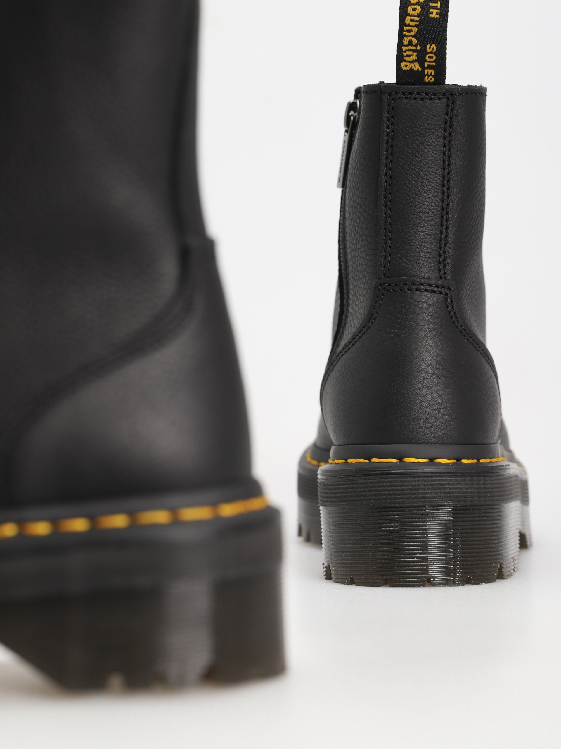 Dr. Martens Jadon III Cipők (black pisa)