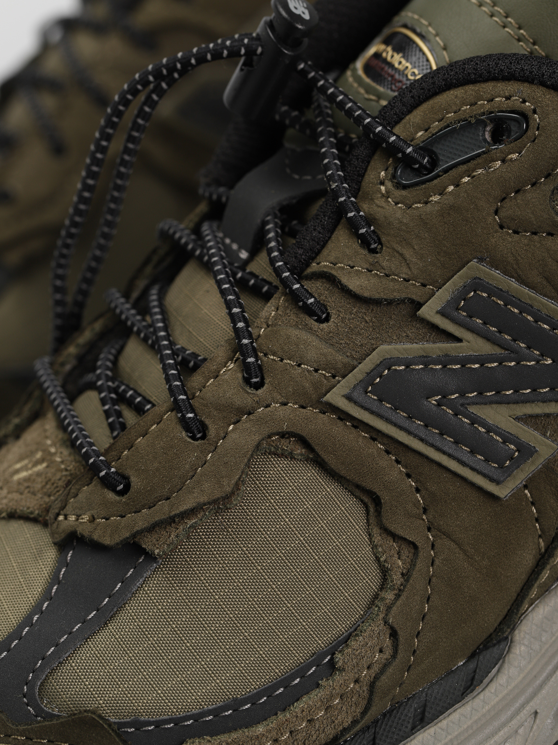 New Balance 2002 Cipők (dark moss)