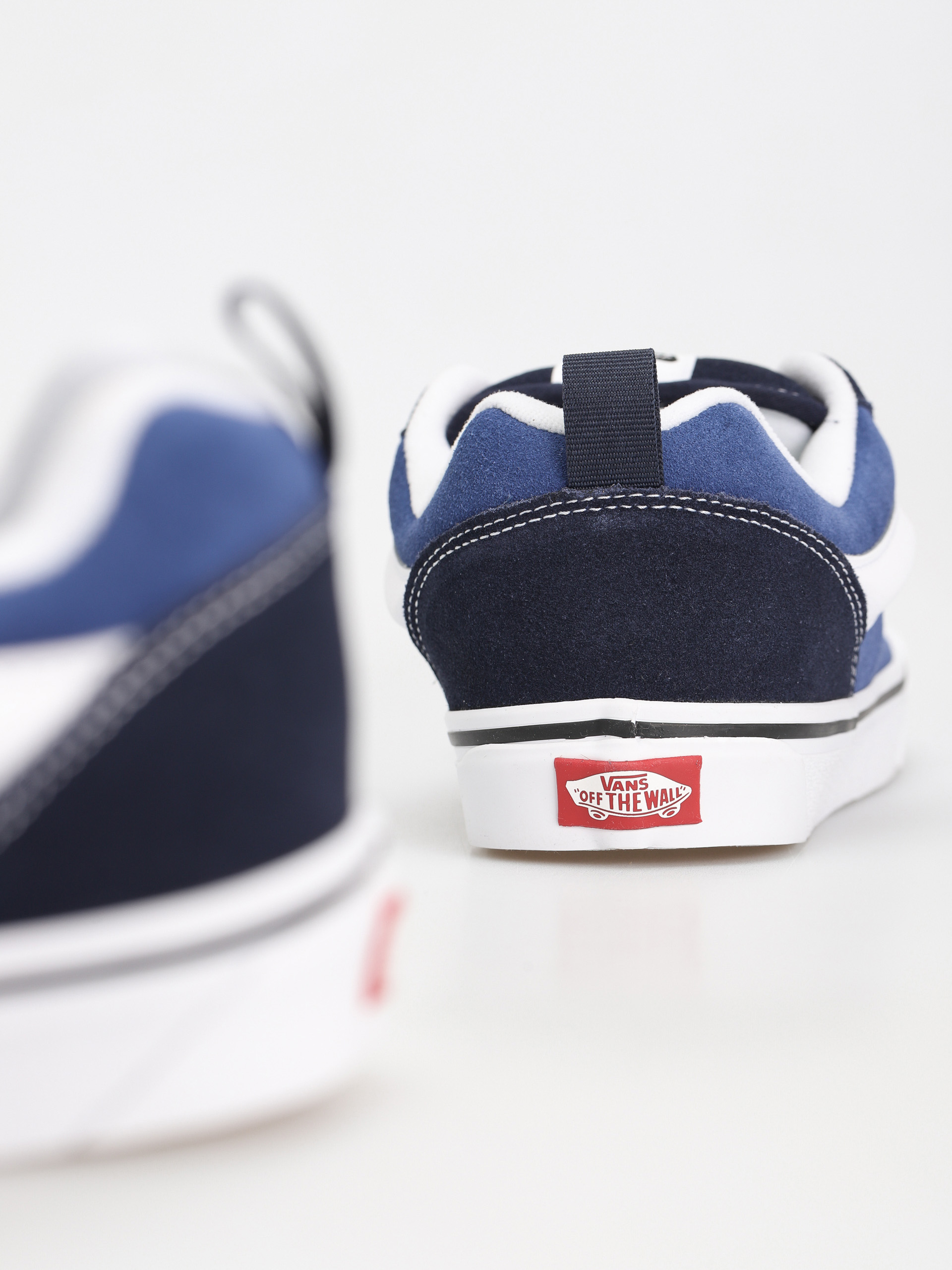 Vans Knu Skool Cipők (navy/true white)