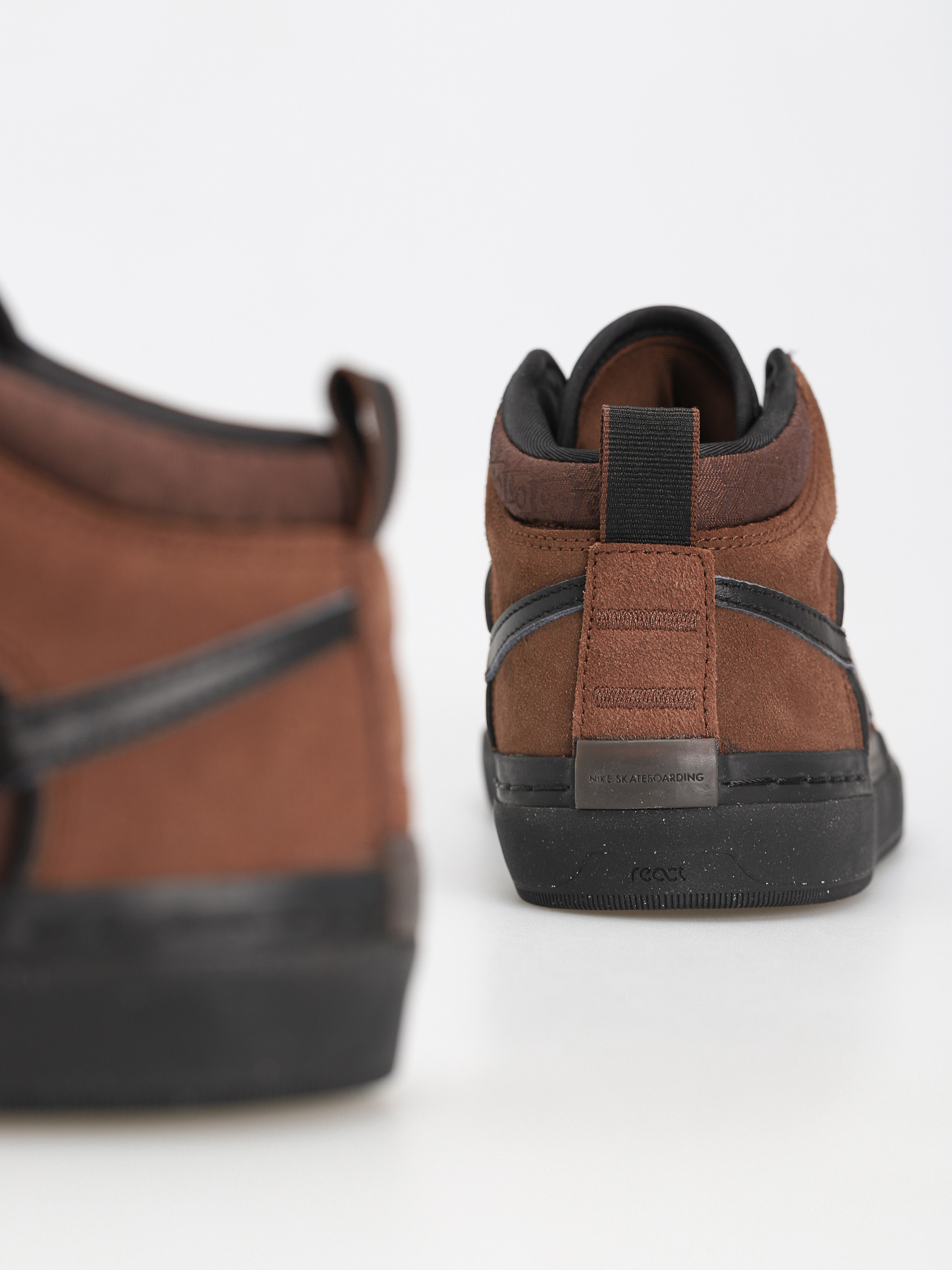 Nike SB React Leo Cipők (cacao wow/black cacao wow earth)