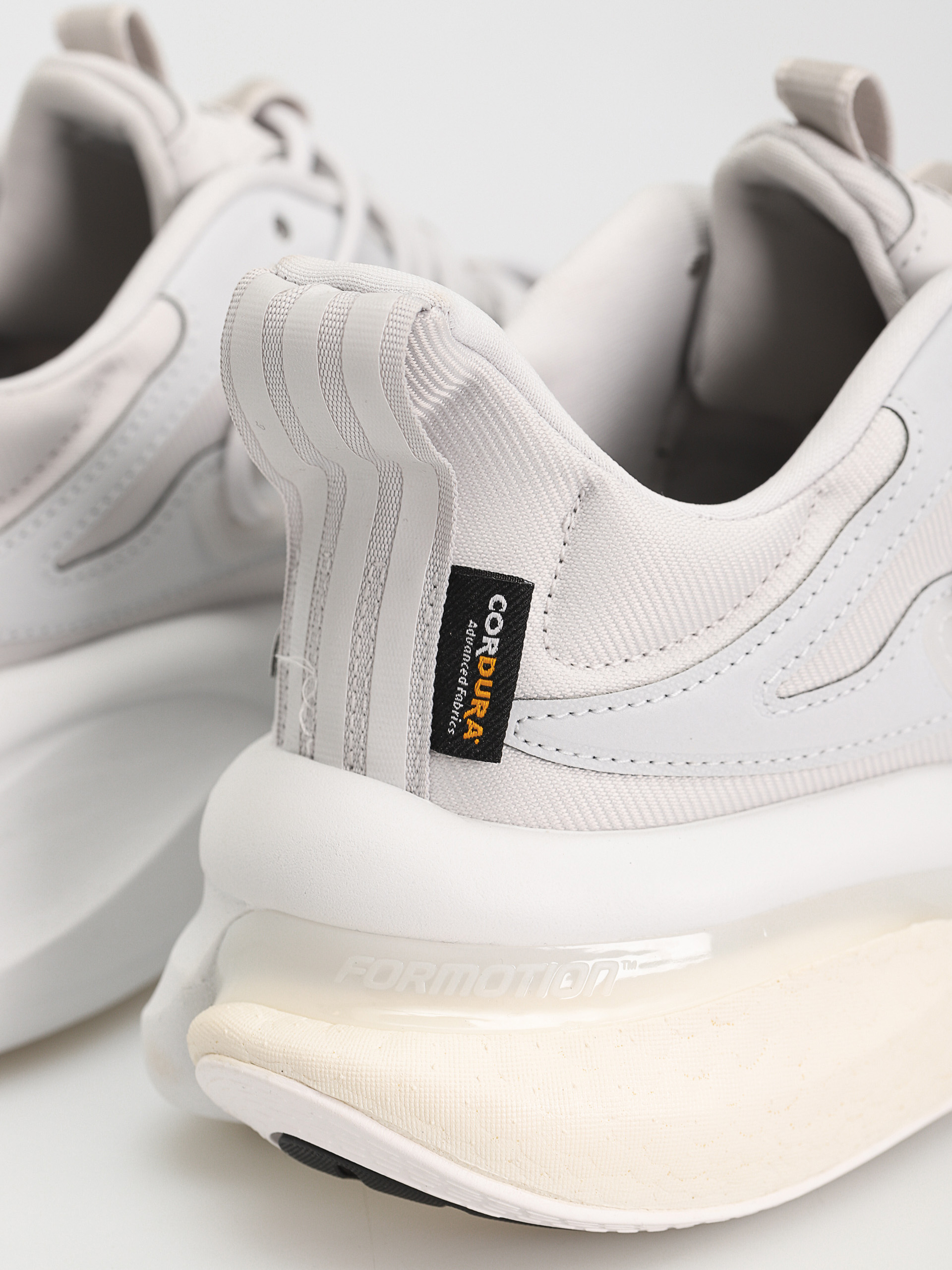 adidas Alphaboost V1 Cipők (dshgry/greone/cblack)