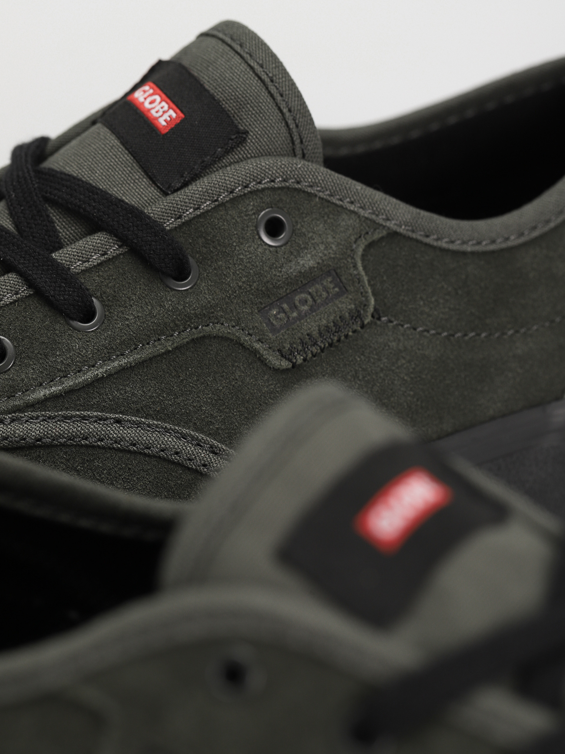 Globe Motley II Cipők (dark olive/black)