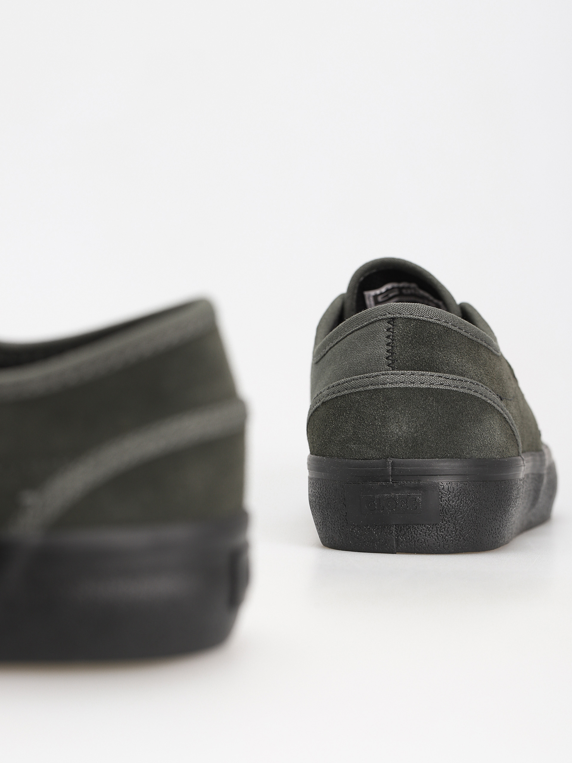 Globe Motley II Cipők (dark olive/black)