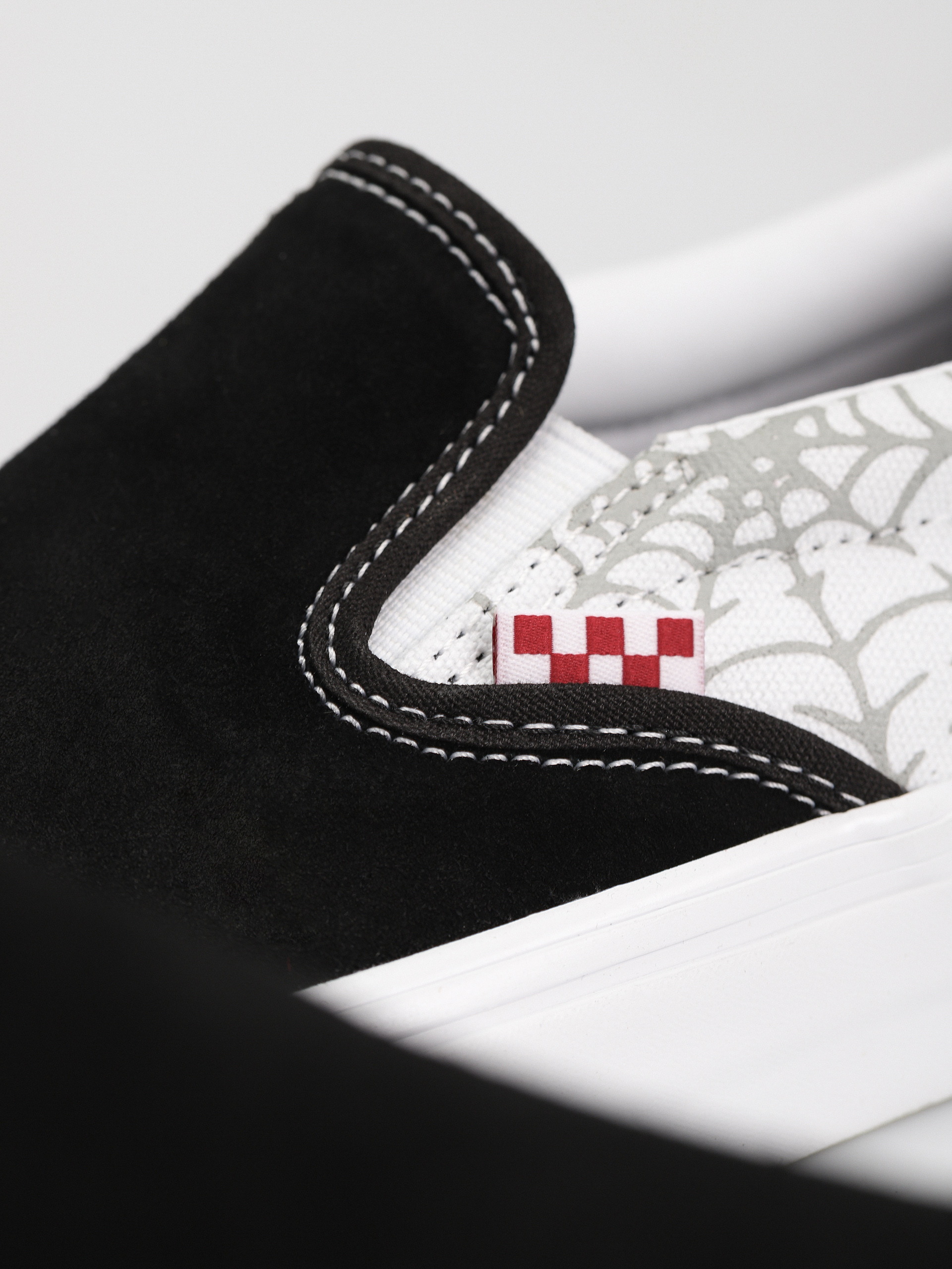 Vans Skate Slip On Cipők (black widow spider black/white/red)