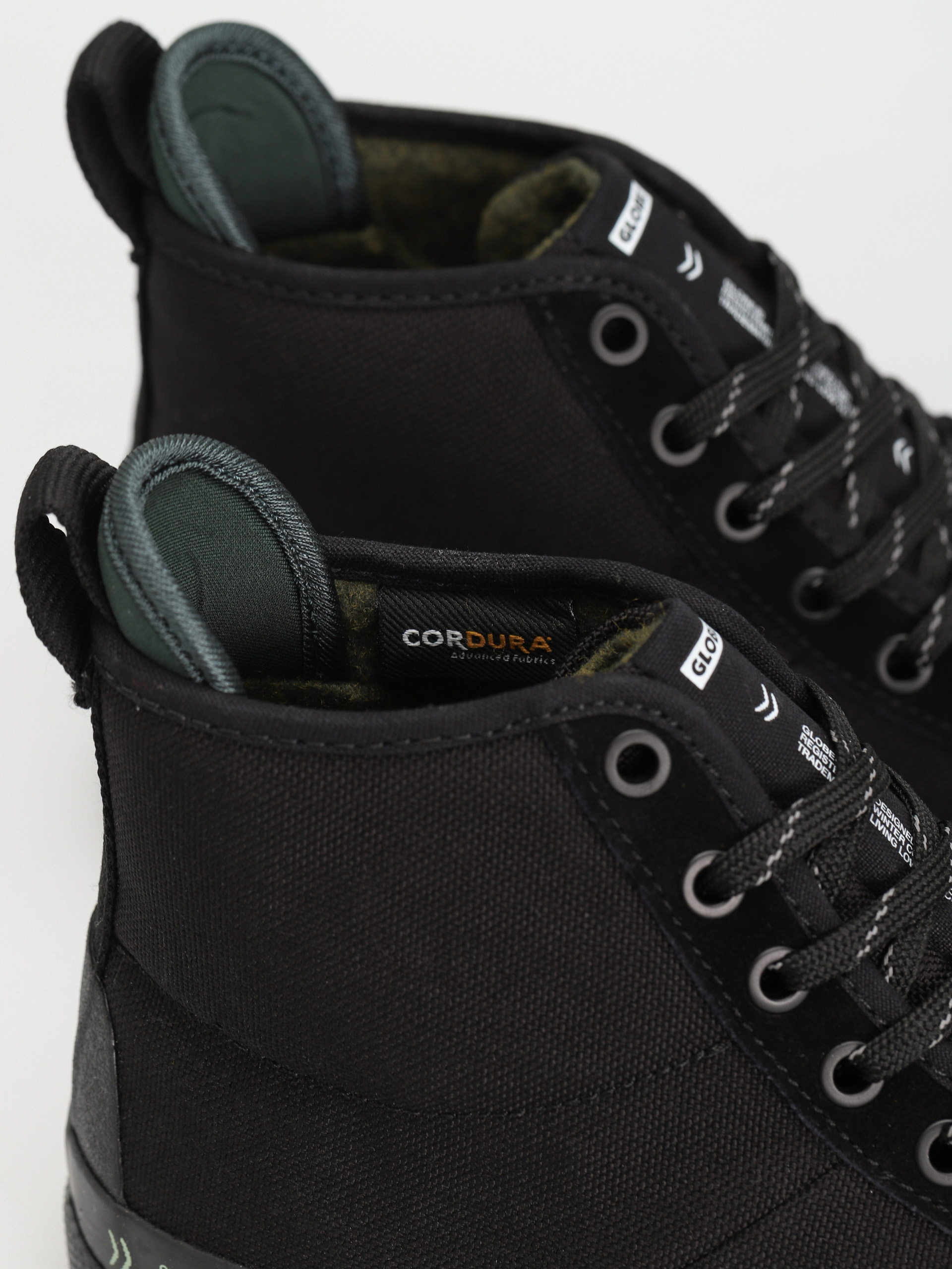 Globe Los Angered II Winter Cipők (black/summit)