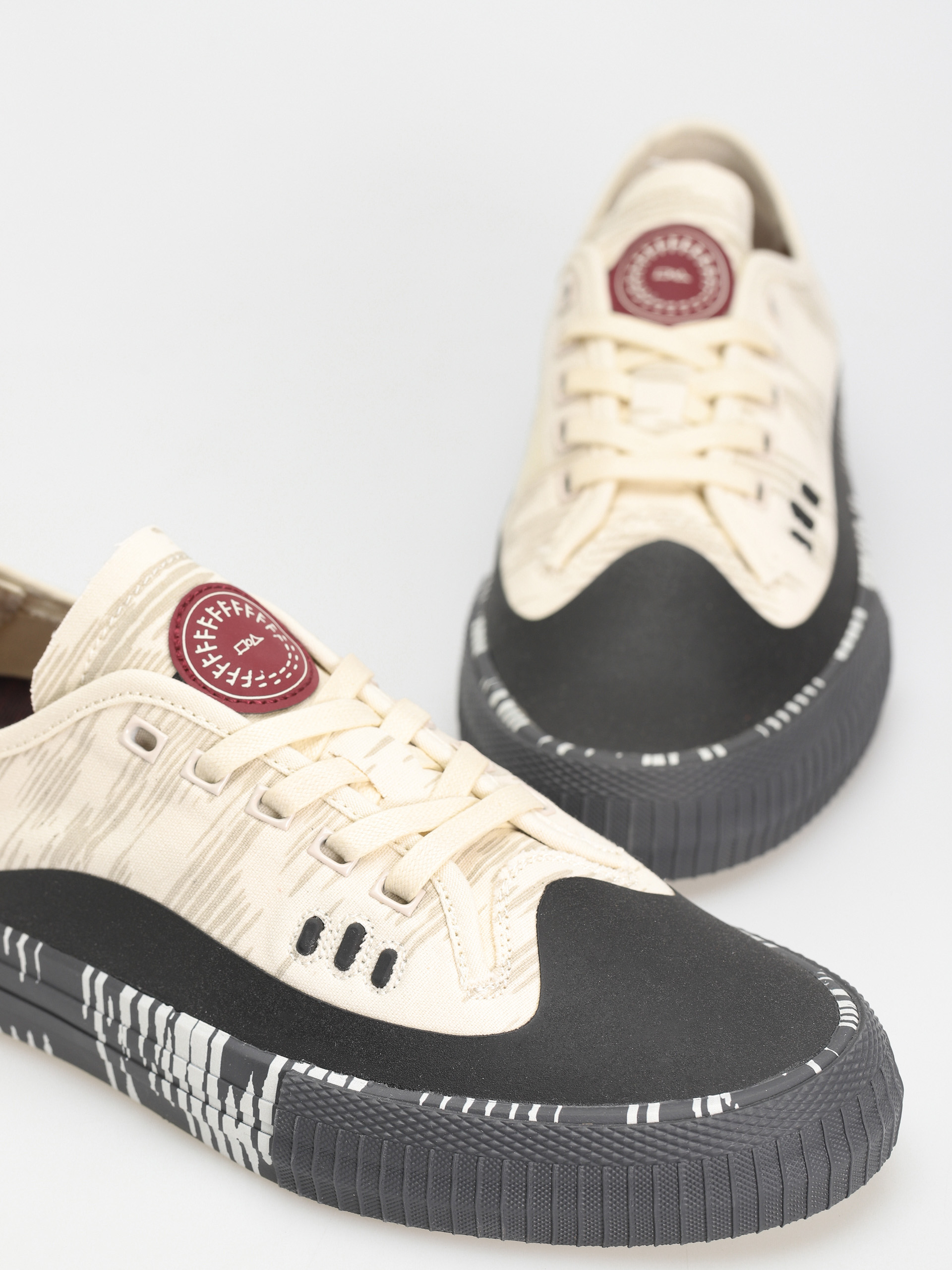 Globe Gillette Cipők (cream/graphite/former)