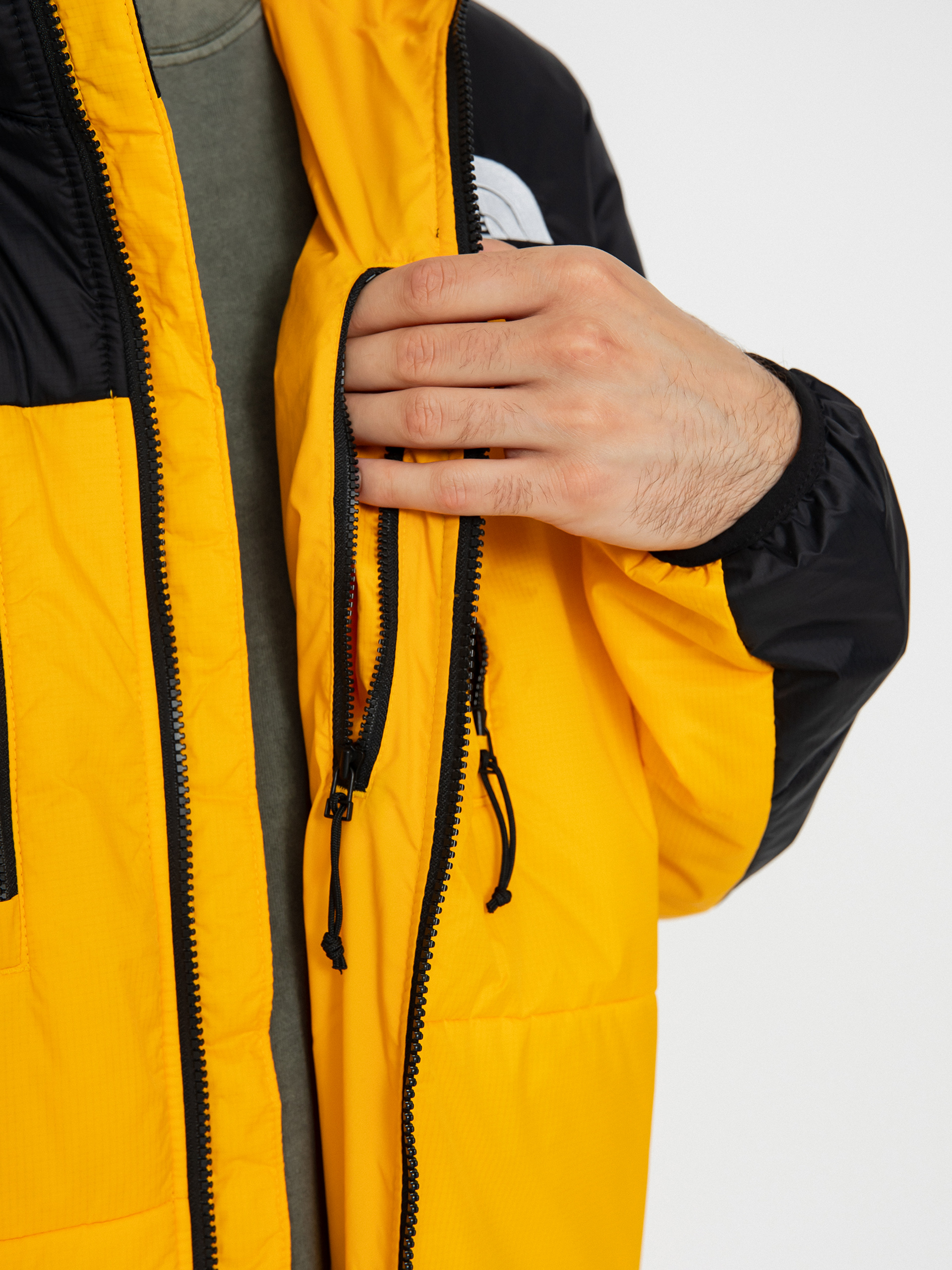 The North Face Himalayan Light Synth Dzseki (summit gold/tnf black)