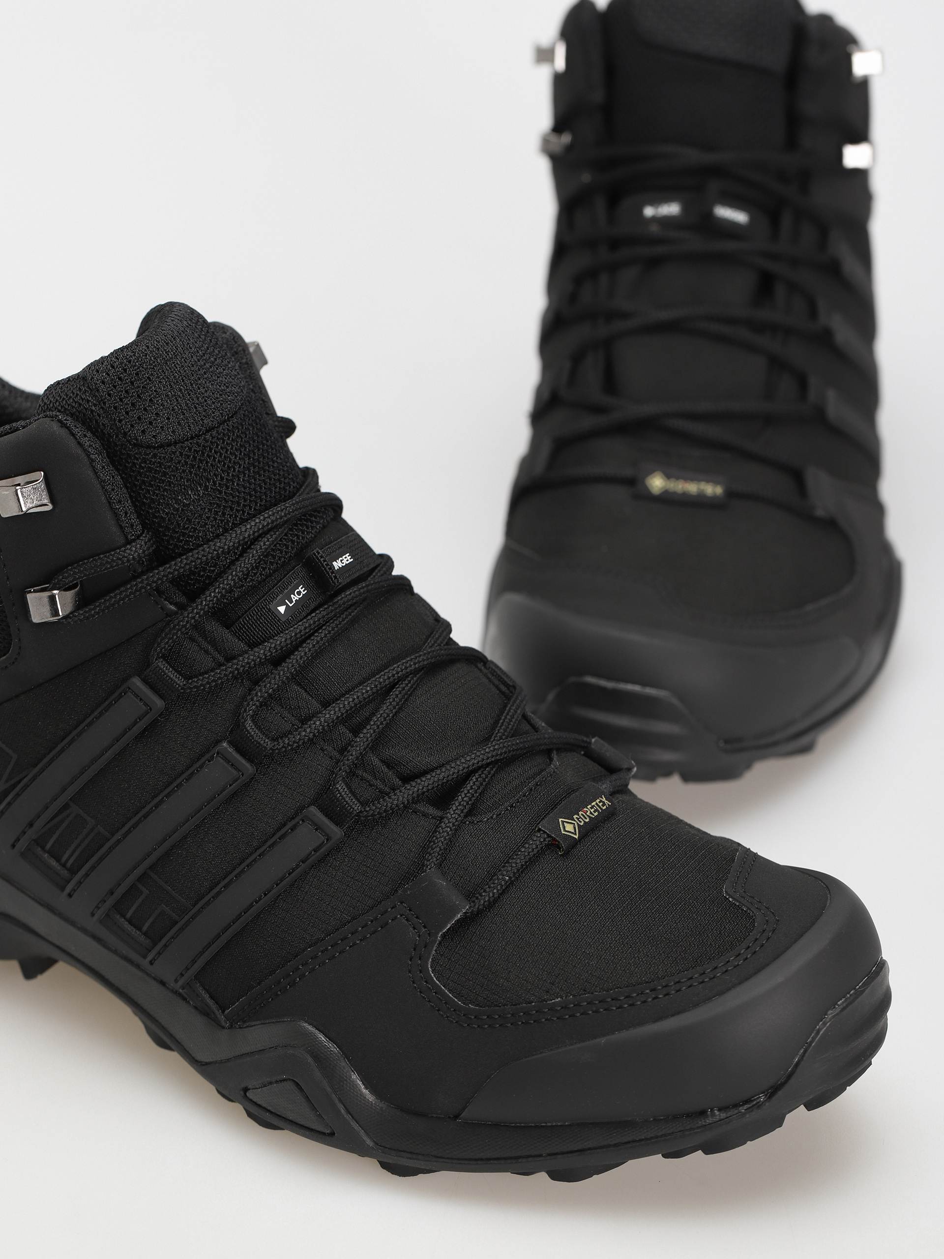 adidas Originals Terrex Swift R2 Mid Gtx Cipők (cblack/cblack/carbon)