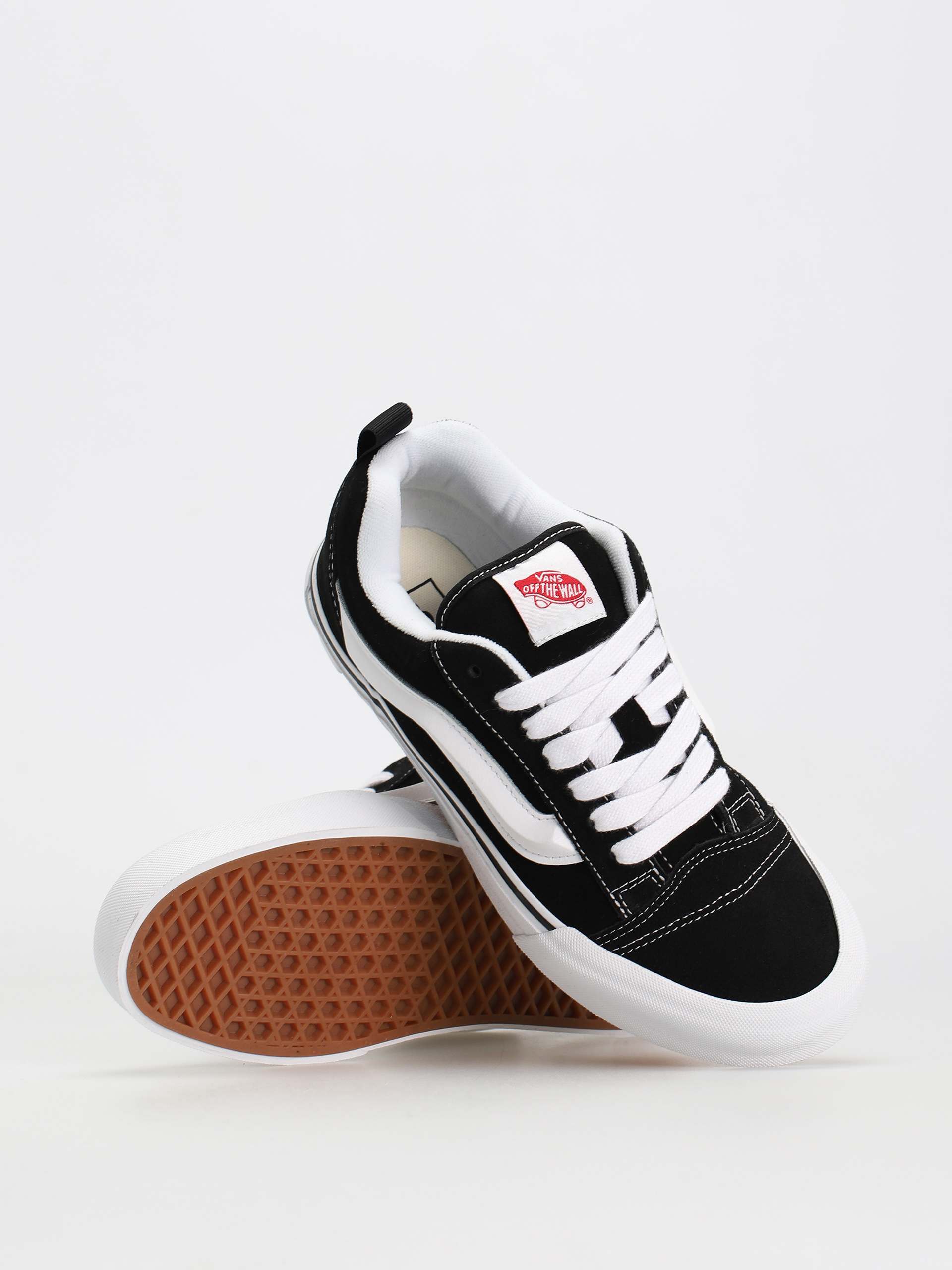 Vans Knu Skool Cipők (black/true white)