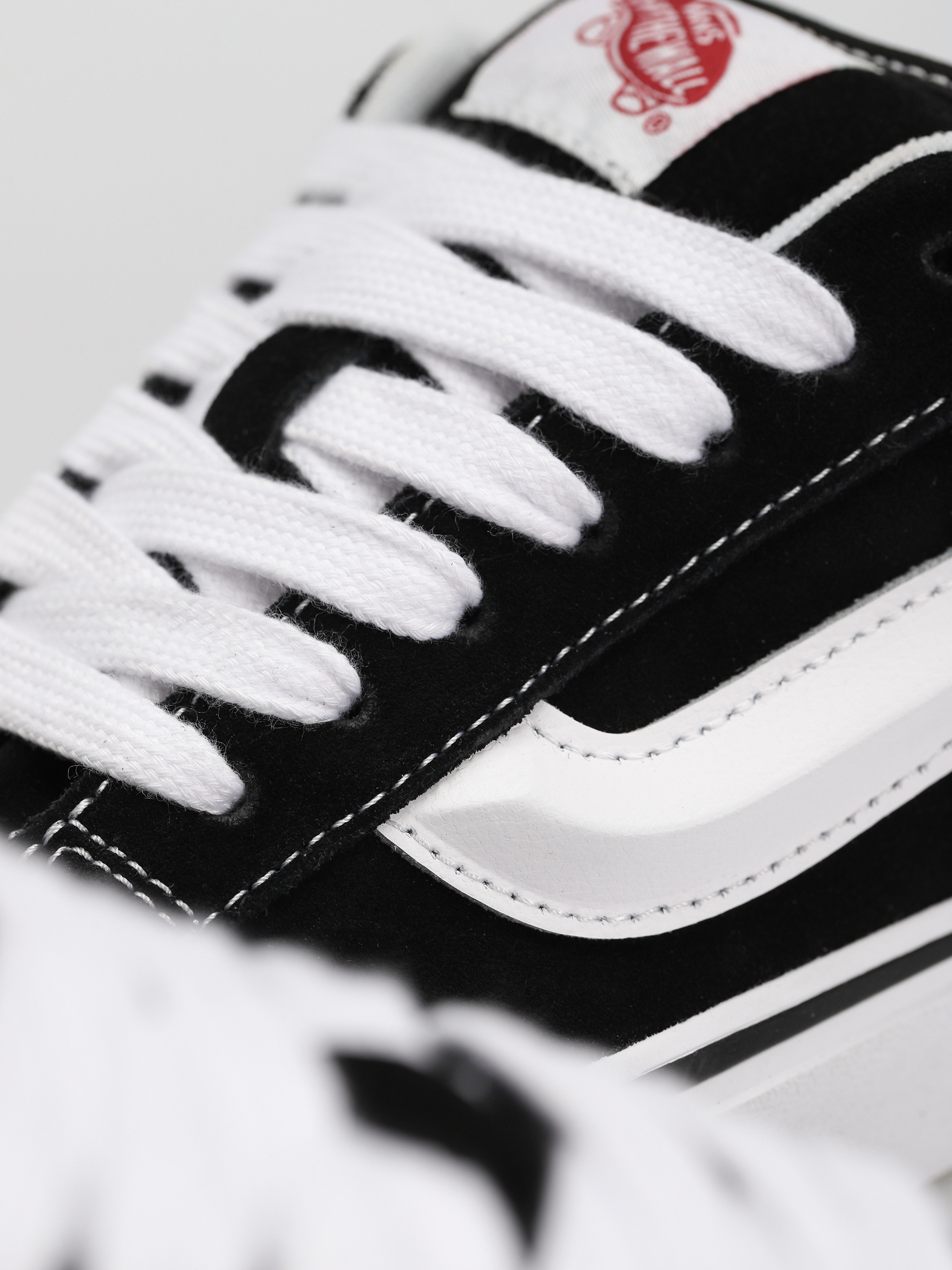 Vans Knu Skool Cipők (black/true white)