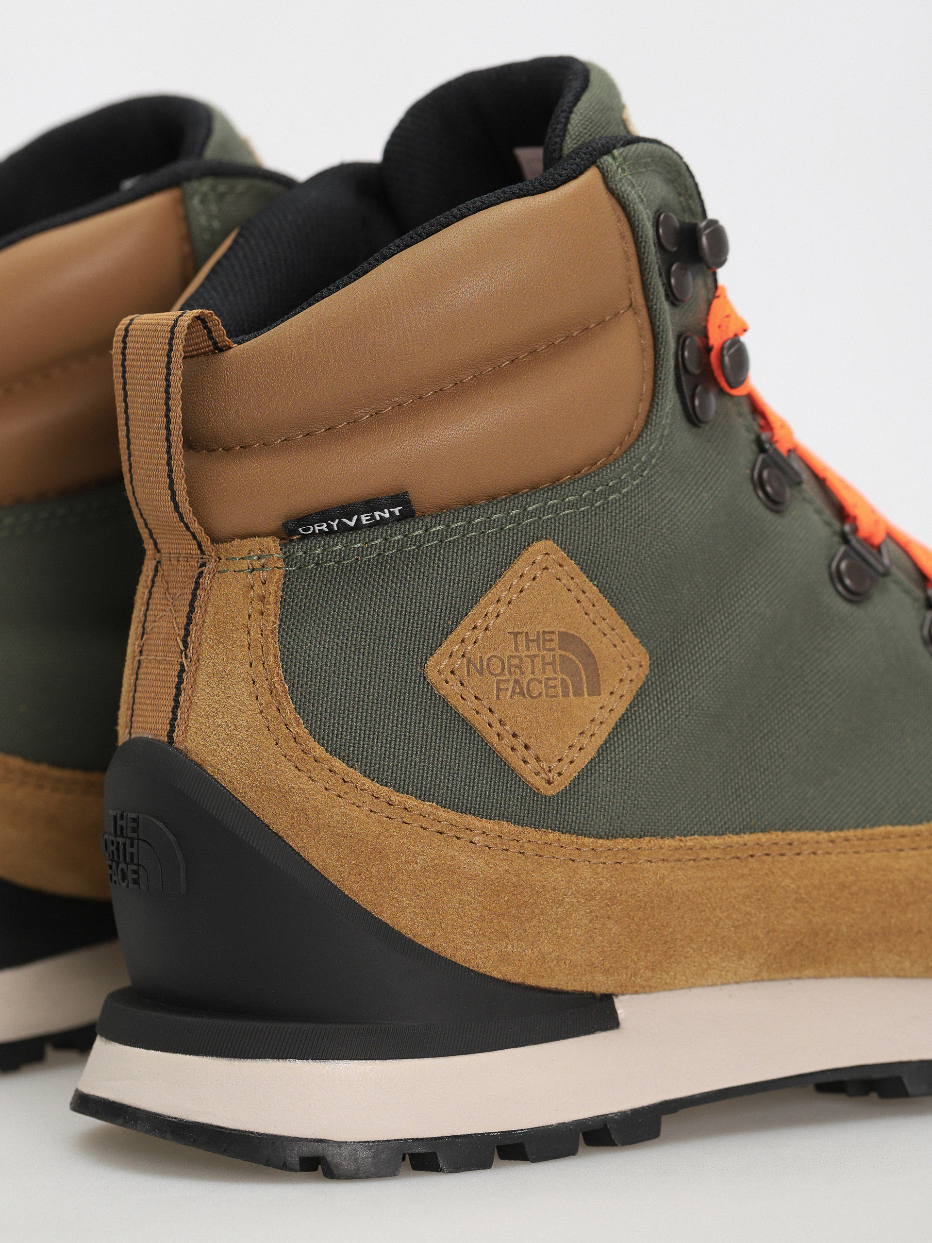 The North Face Back To Berkeley Iv Textile Wp Cipők (thyme/utility brown)