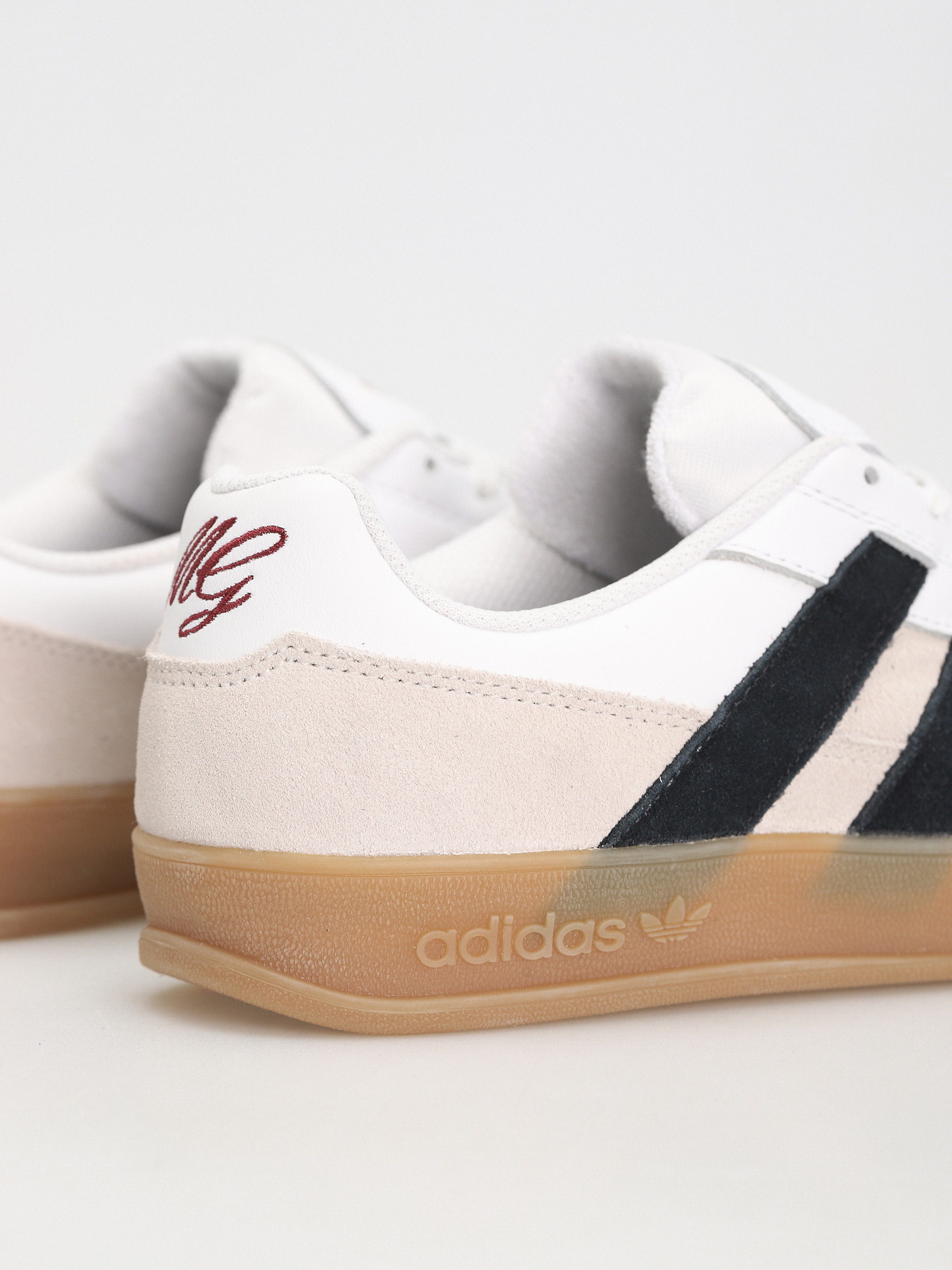 adidas Aloha Super Cipők (ftwwht/cblack/gum4)