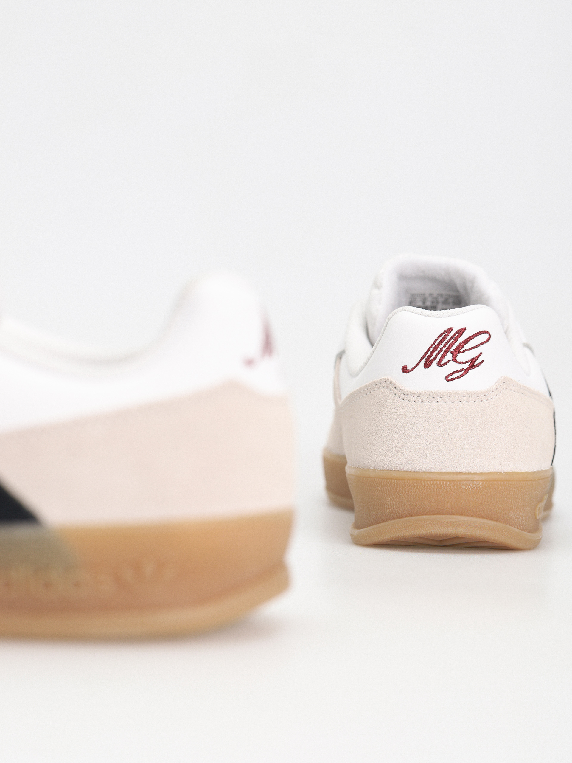 adidas Aloha Super Cipők (ftwwht/cblack/gum4)