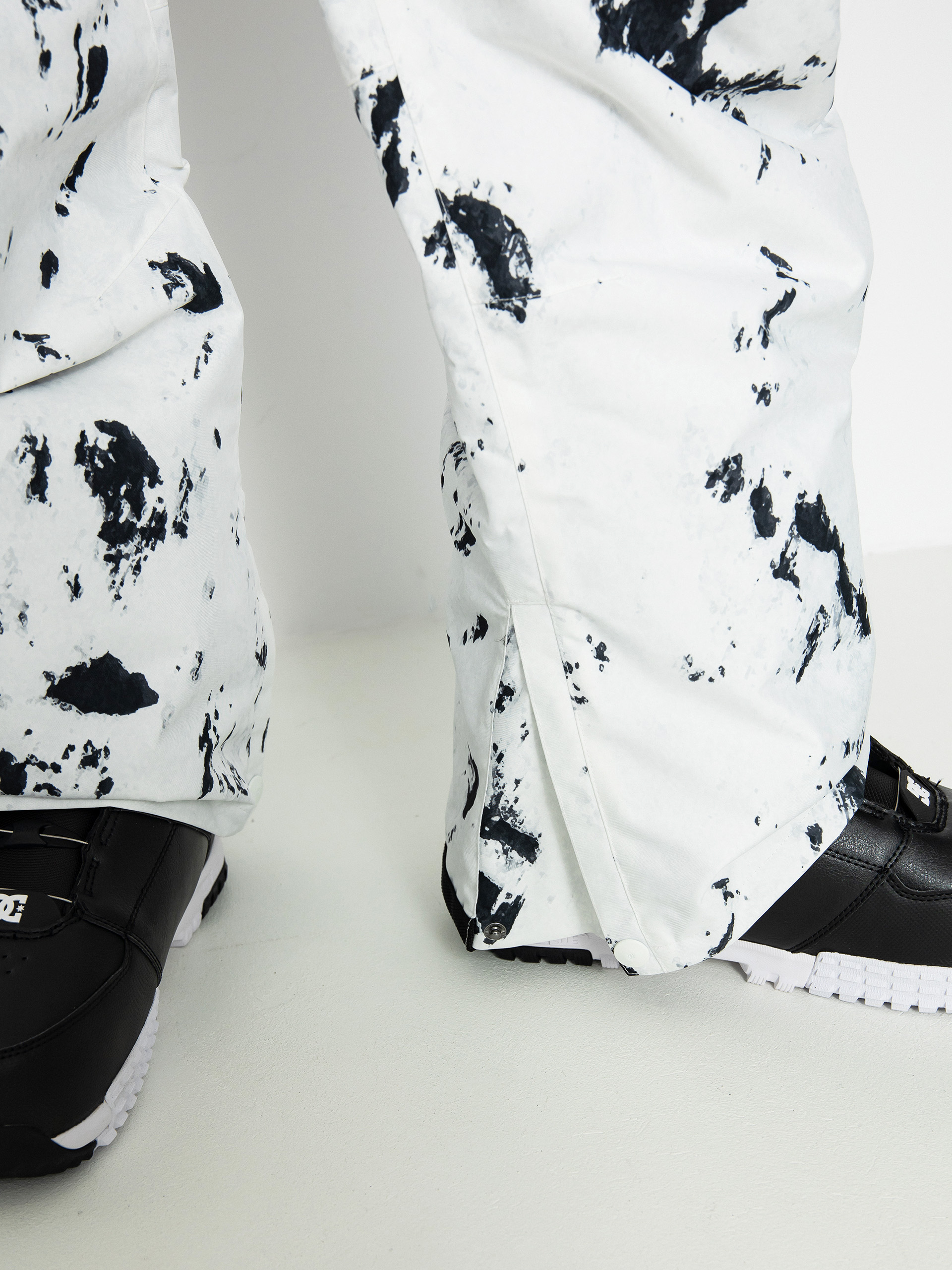 Férfi DC Docile Bib Snowboard nadrág (snow camo)