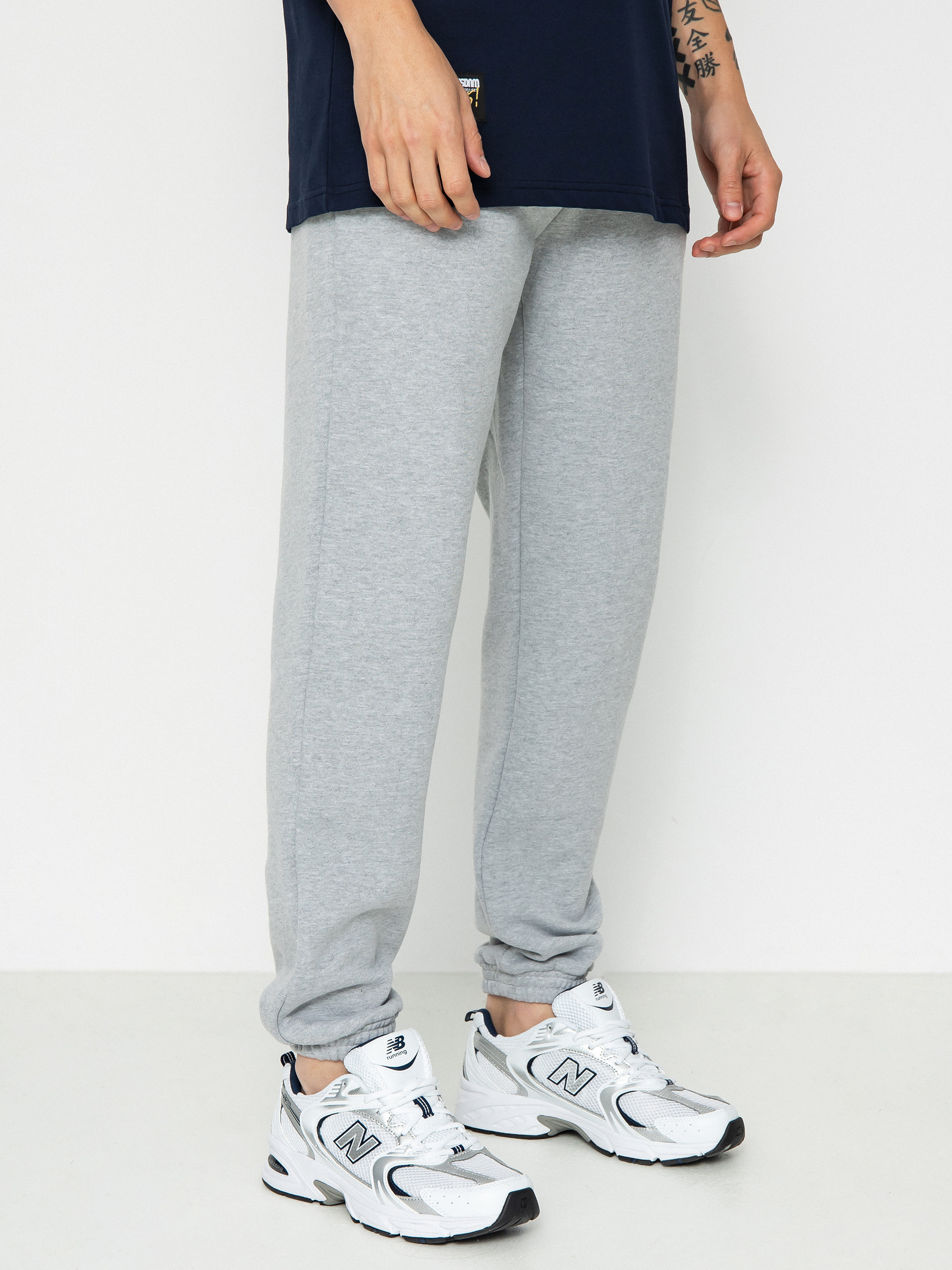 MassDnm Patch Straight Fit Kisnadrág (light heather grey)