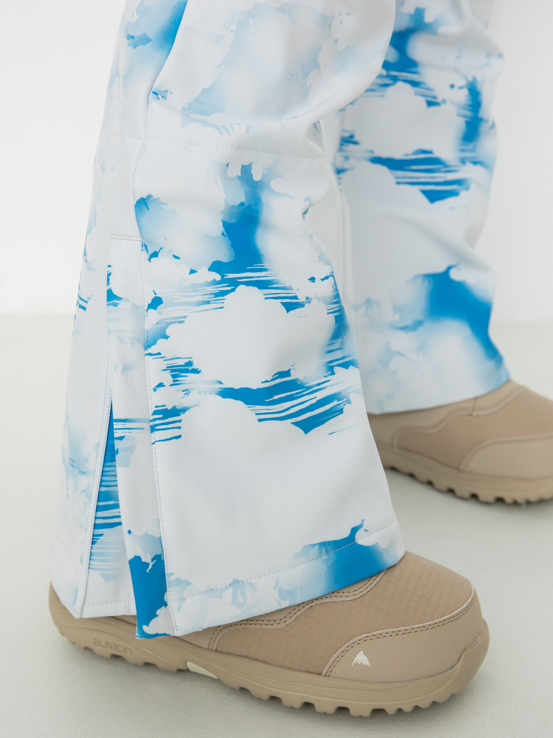 Női Roxy Chloe Kim Snowboard nadrág (azure blue clouds)