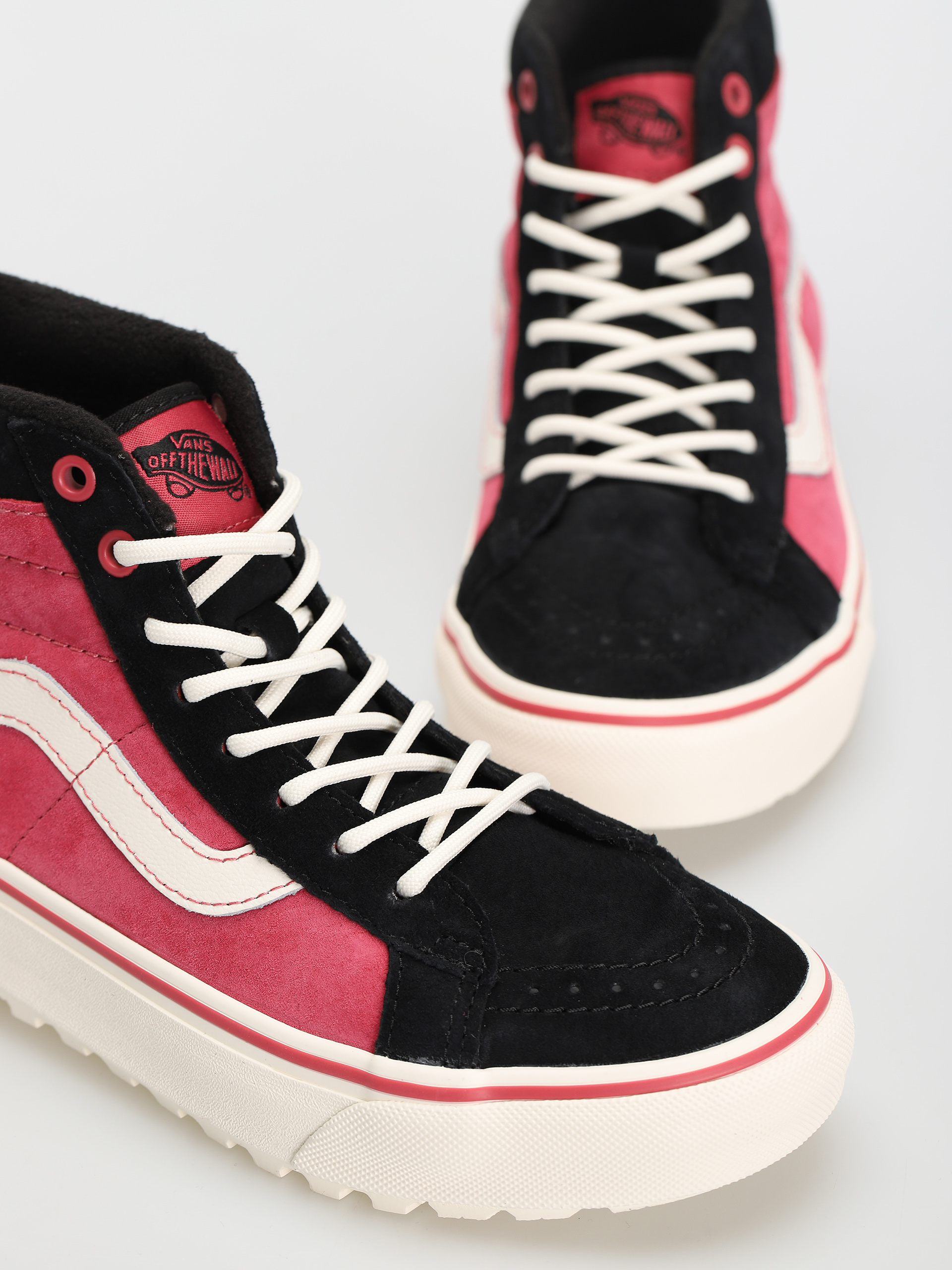 Vans Sk8 Hi MTE 1 Cipők (holly berry)
