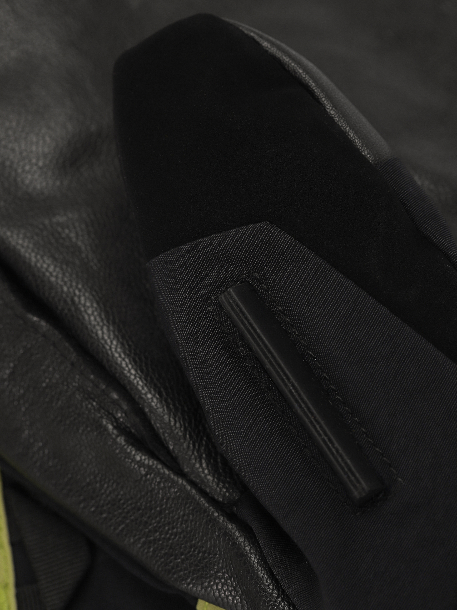 Quiksilver Austen Sweetin Goretex Mitt Kesztyű (true black)