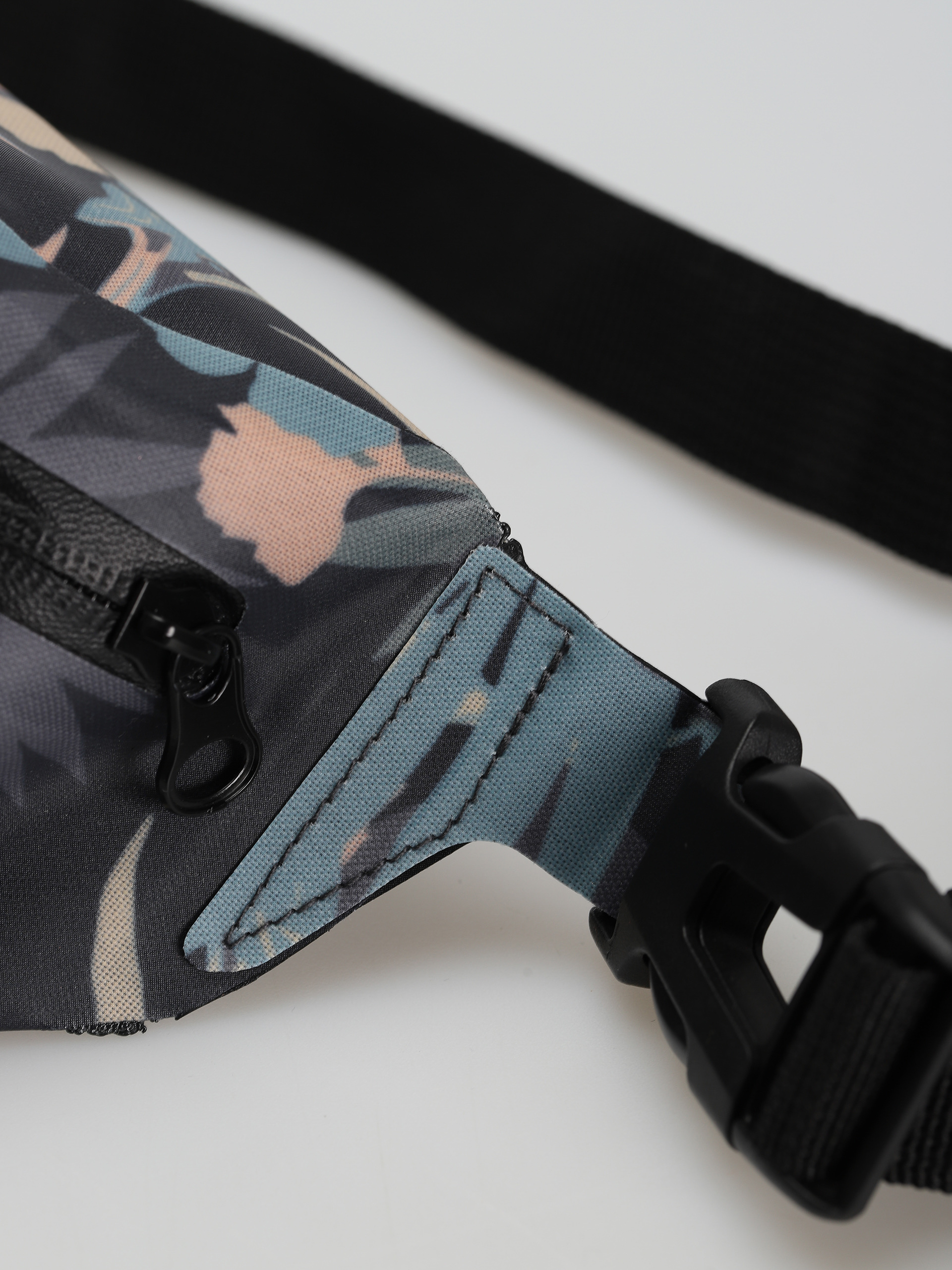 Salty Crew Pinnacle Fanny Pack Táska Wmn (multi)