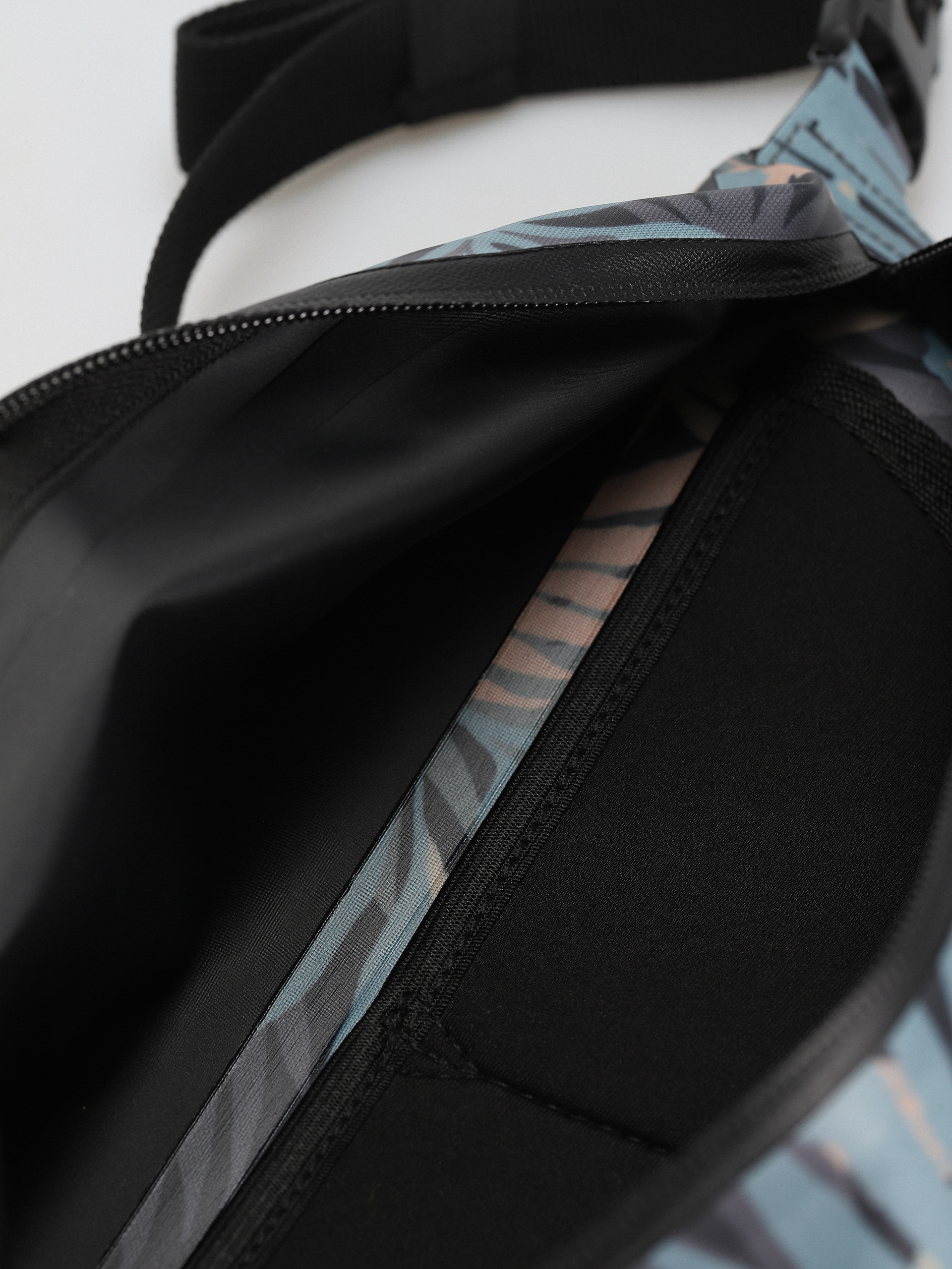 Salty Crew Pinnacle Fanny Pack Táska Wmn (multi)