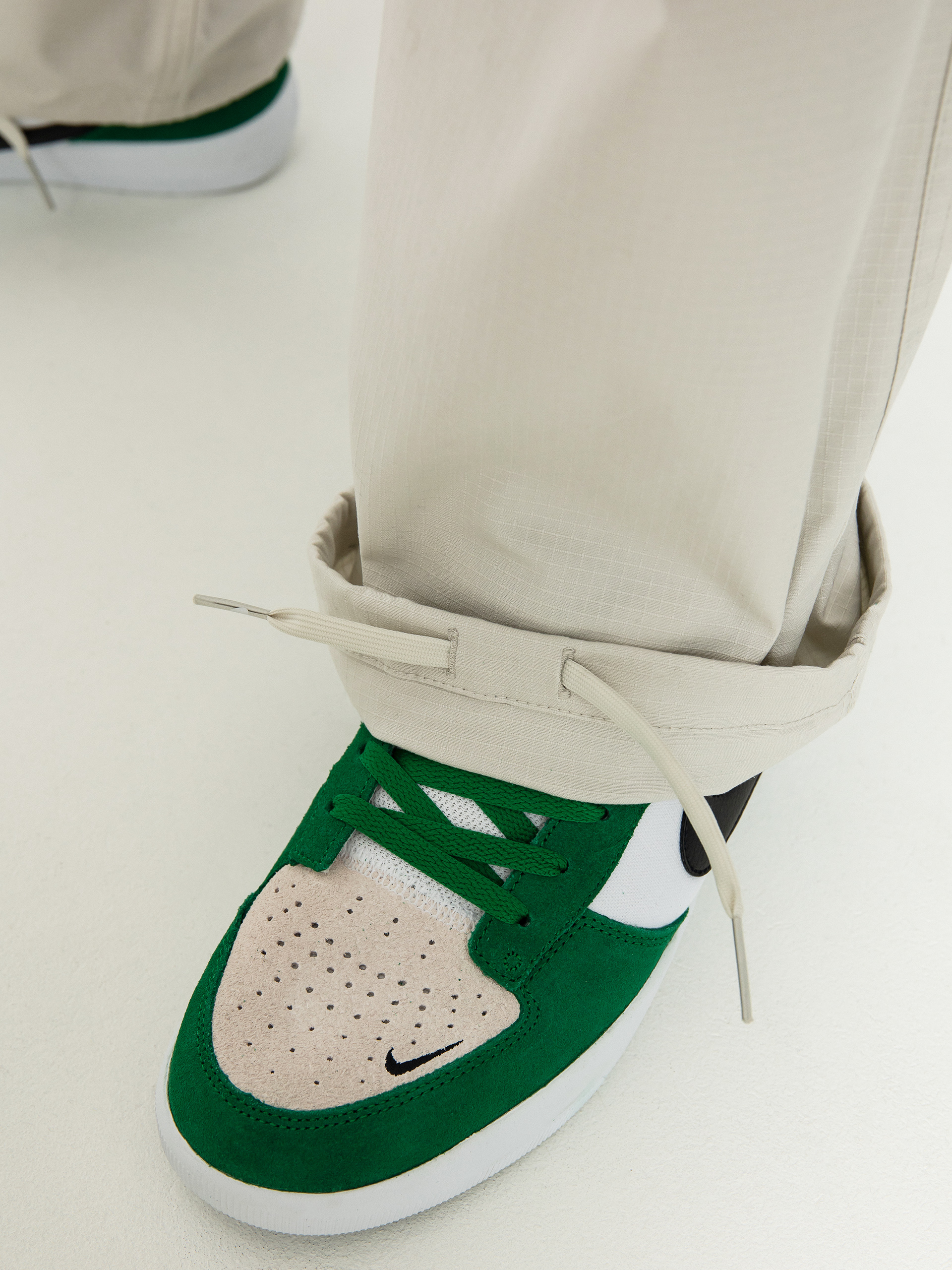 Nike SB Kearny Cargo Kisnadrág (light bone)