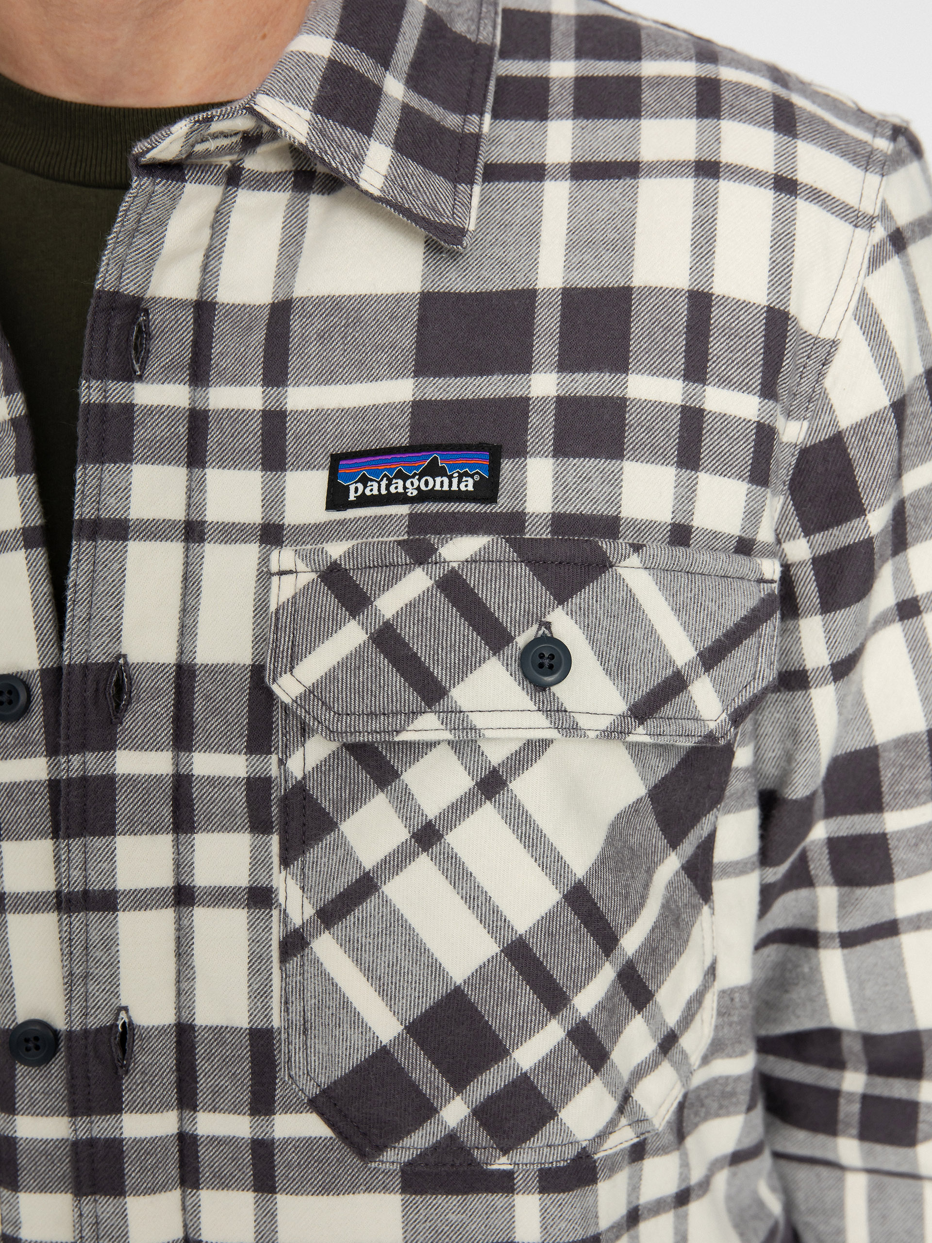 Patagonia Insulated Organic Cotton Fjord Flannel Dzseki (ice caps/smolder blue)