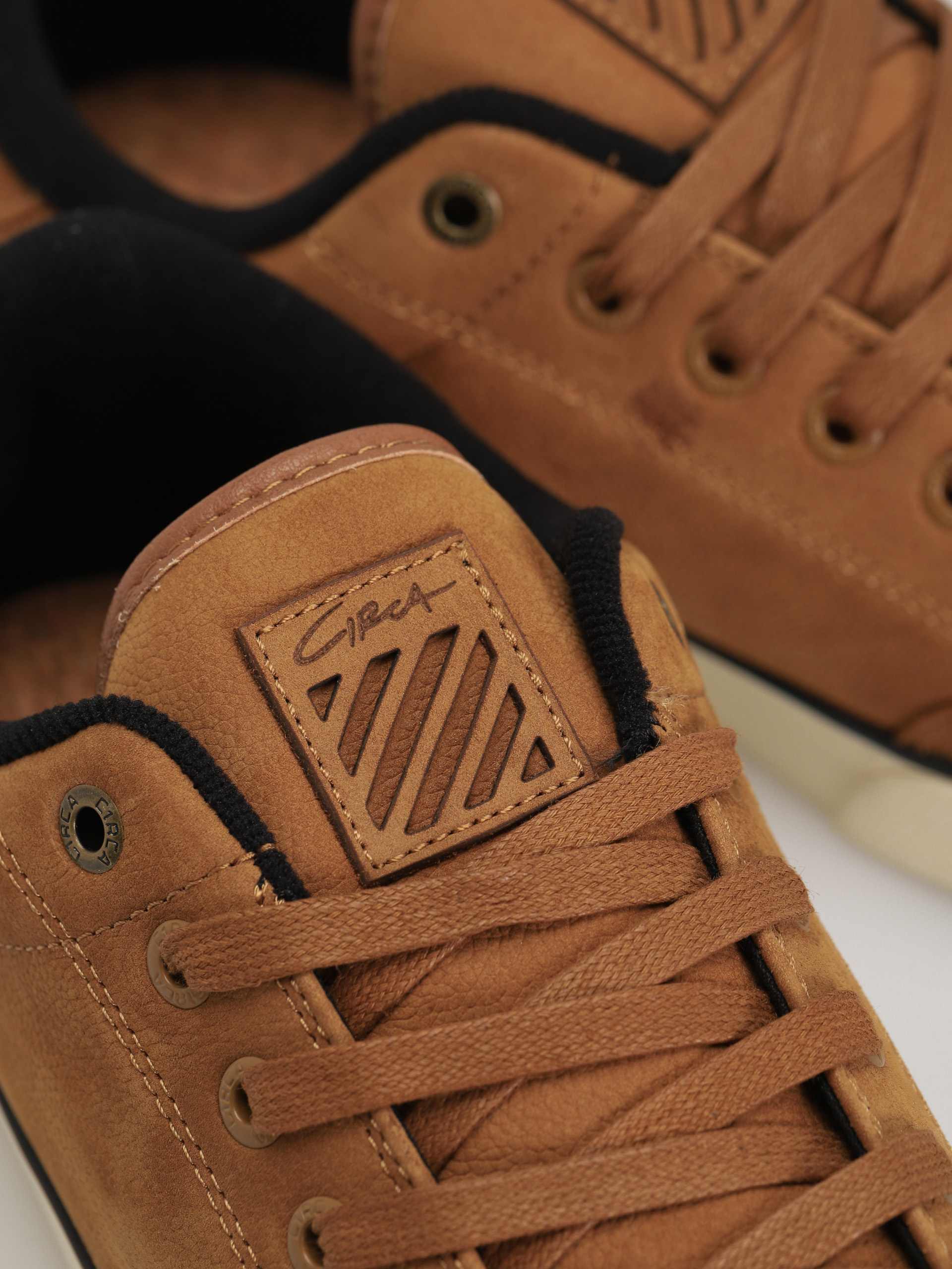 Circa Al 50 Se Cipők (ochre/black/off white)