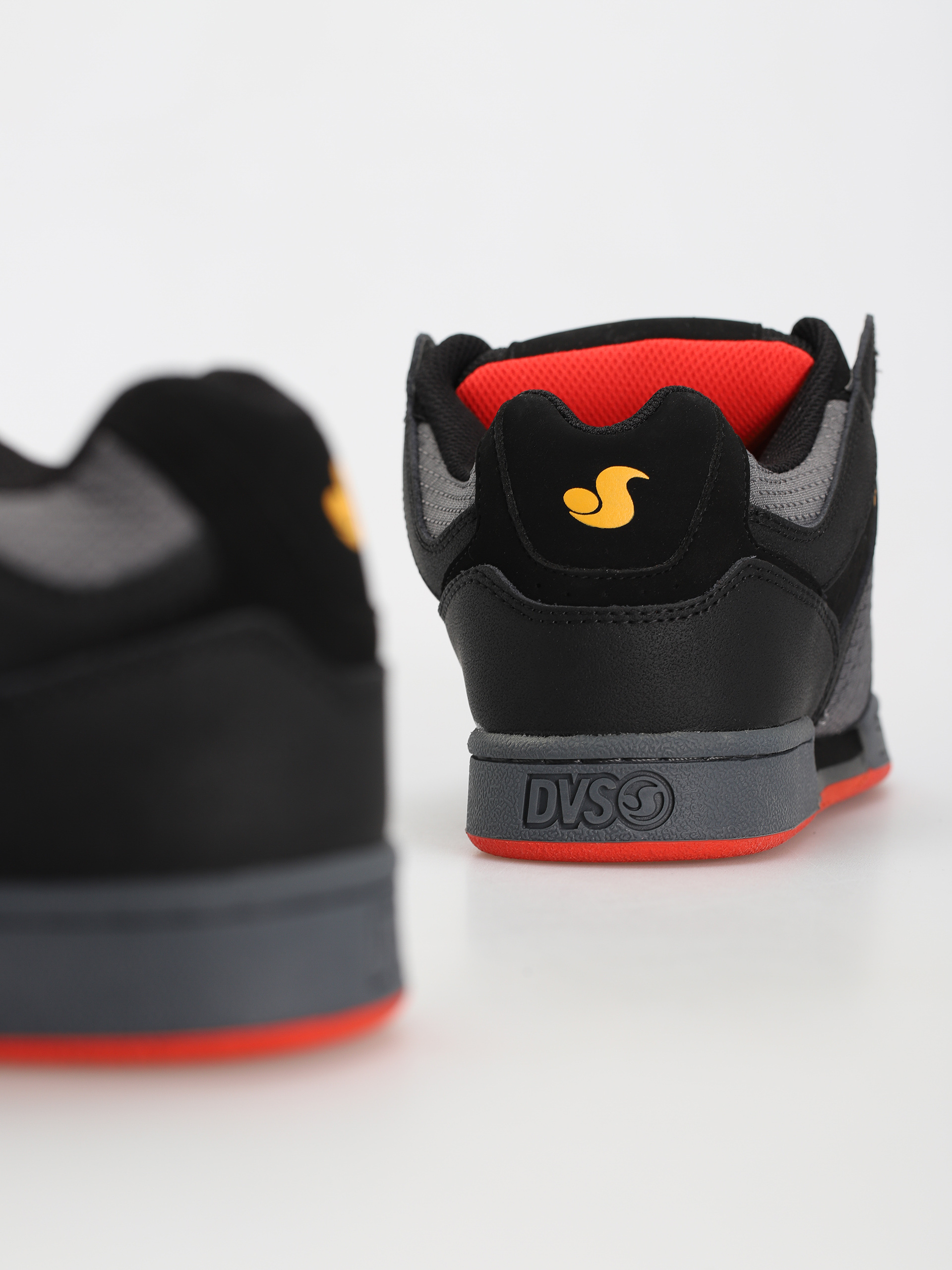 DVS Celsius Cipők (black fiery red yellow nubuck)