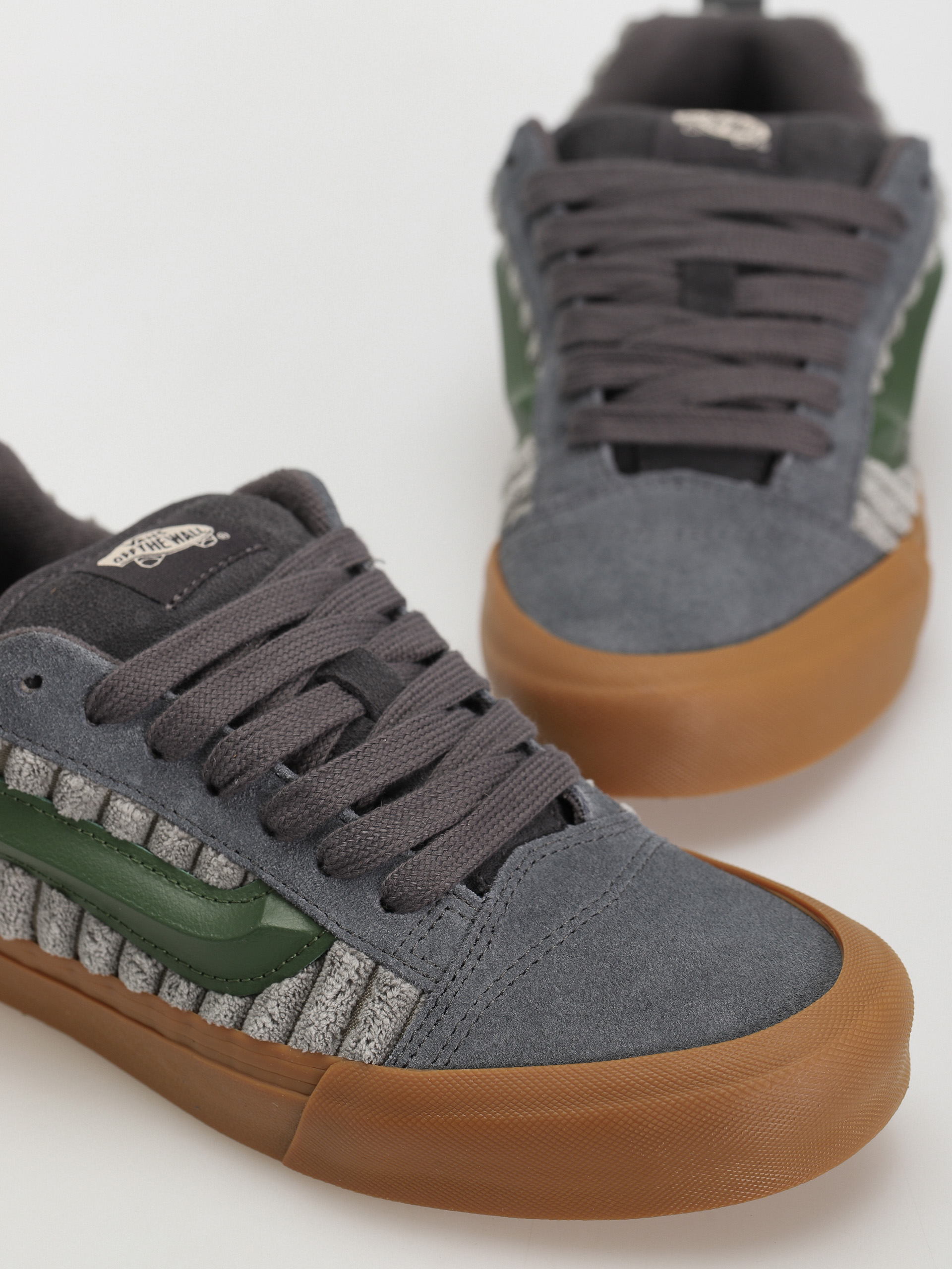 Vans Knu Skool Cipők (jumbo cord dark grey)