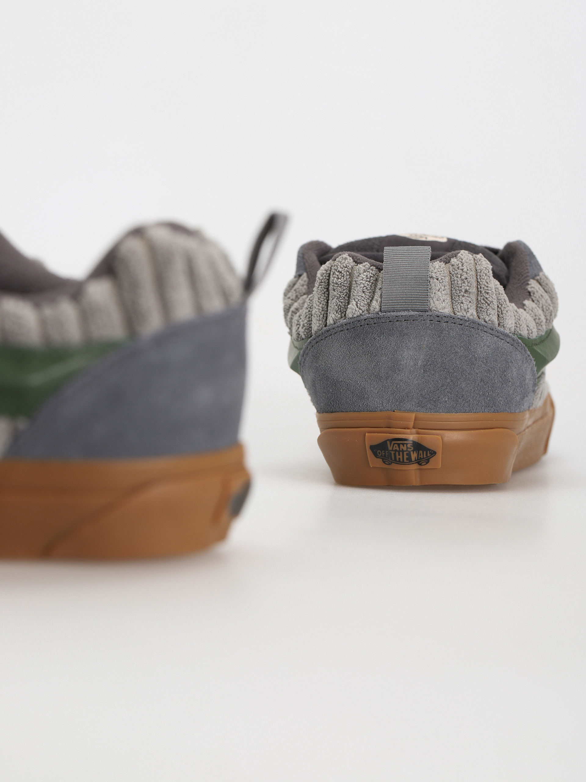 Vans Knu Skool Cipők (jumbo cord dark grey)