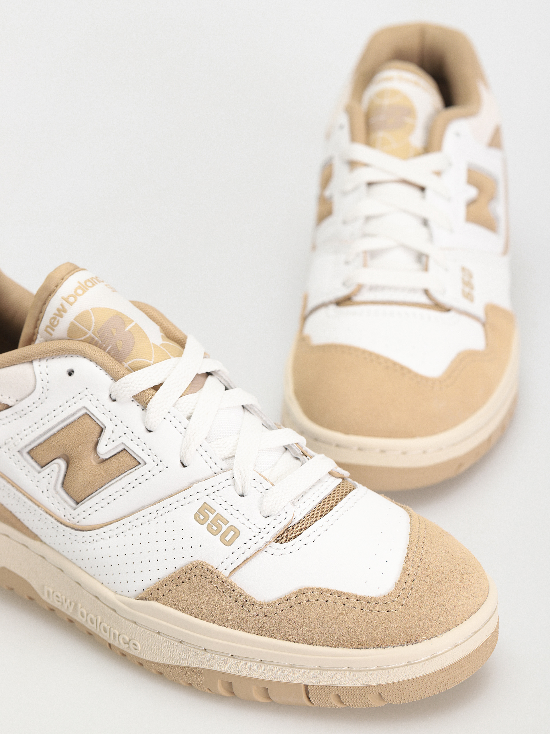New Balance 550 Cipők (white/beige)