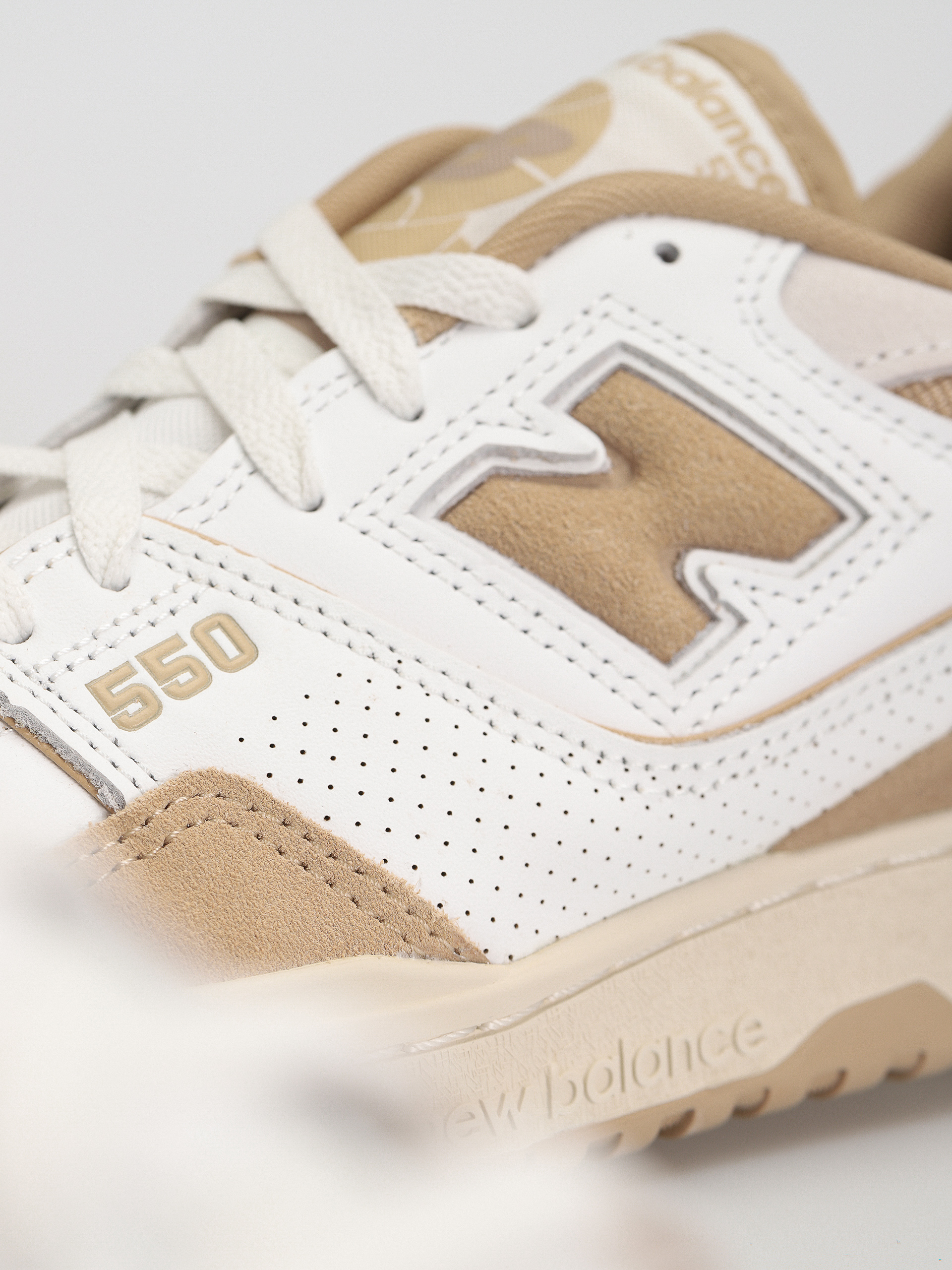 New Balance 550 Cipők (white/beige)