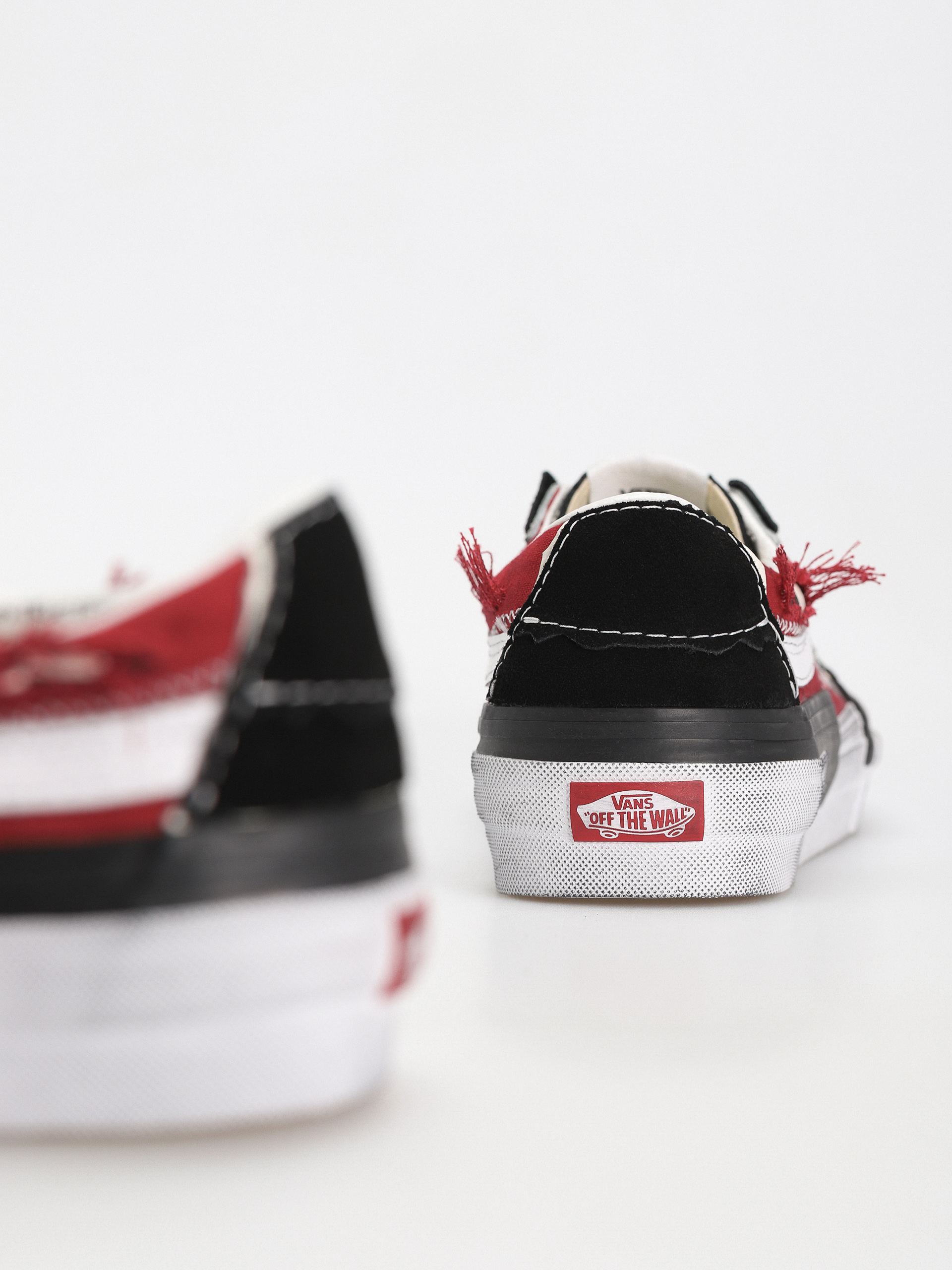 Vans Sk8 Low Reconstruct Cipők (stressed check black/red)