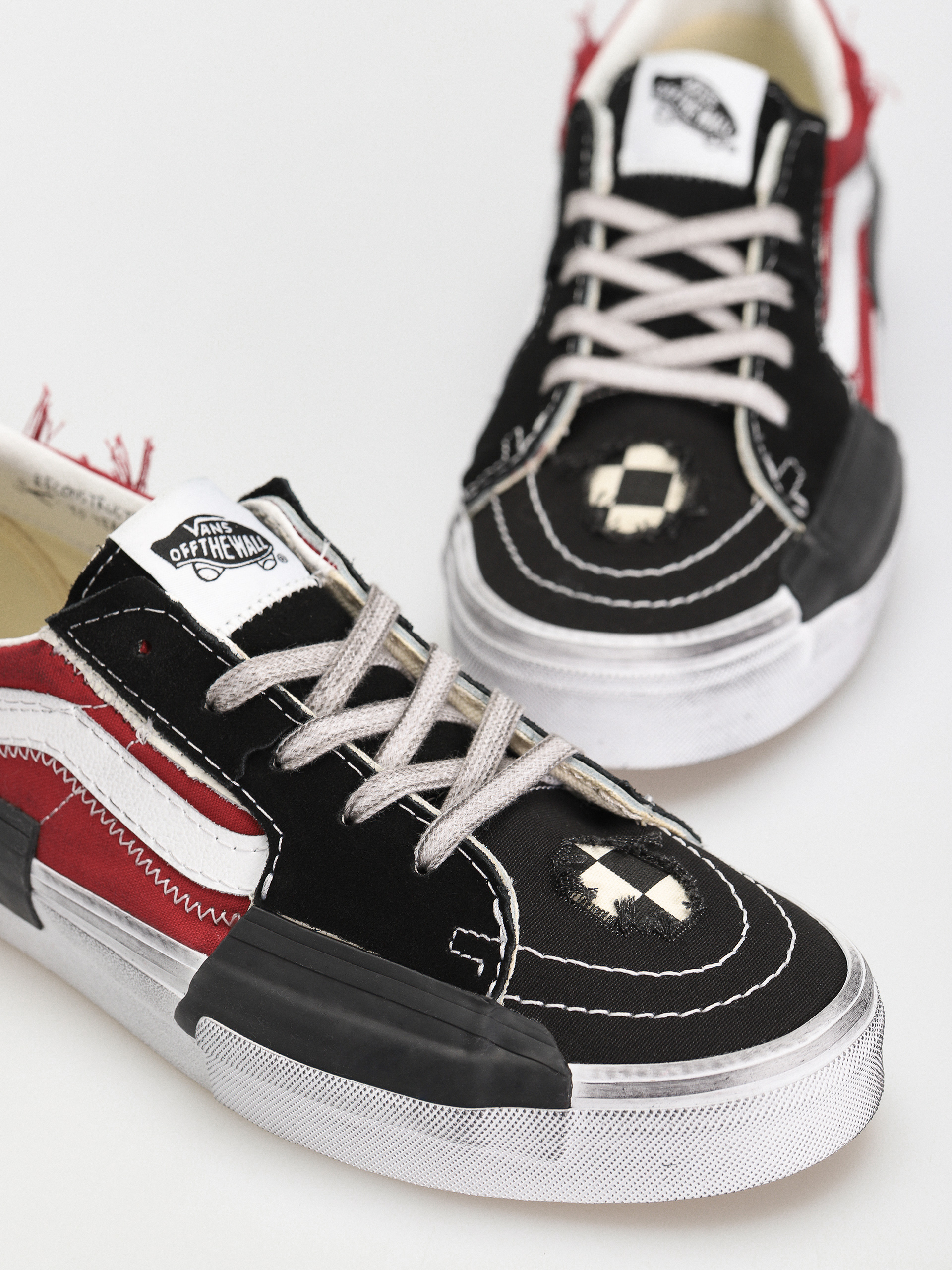 Vans Sk8 Low Reconstruct Cipők (stressed check black/red)