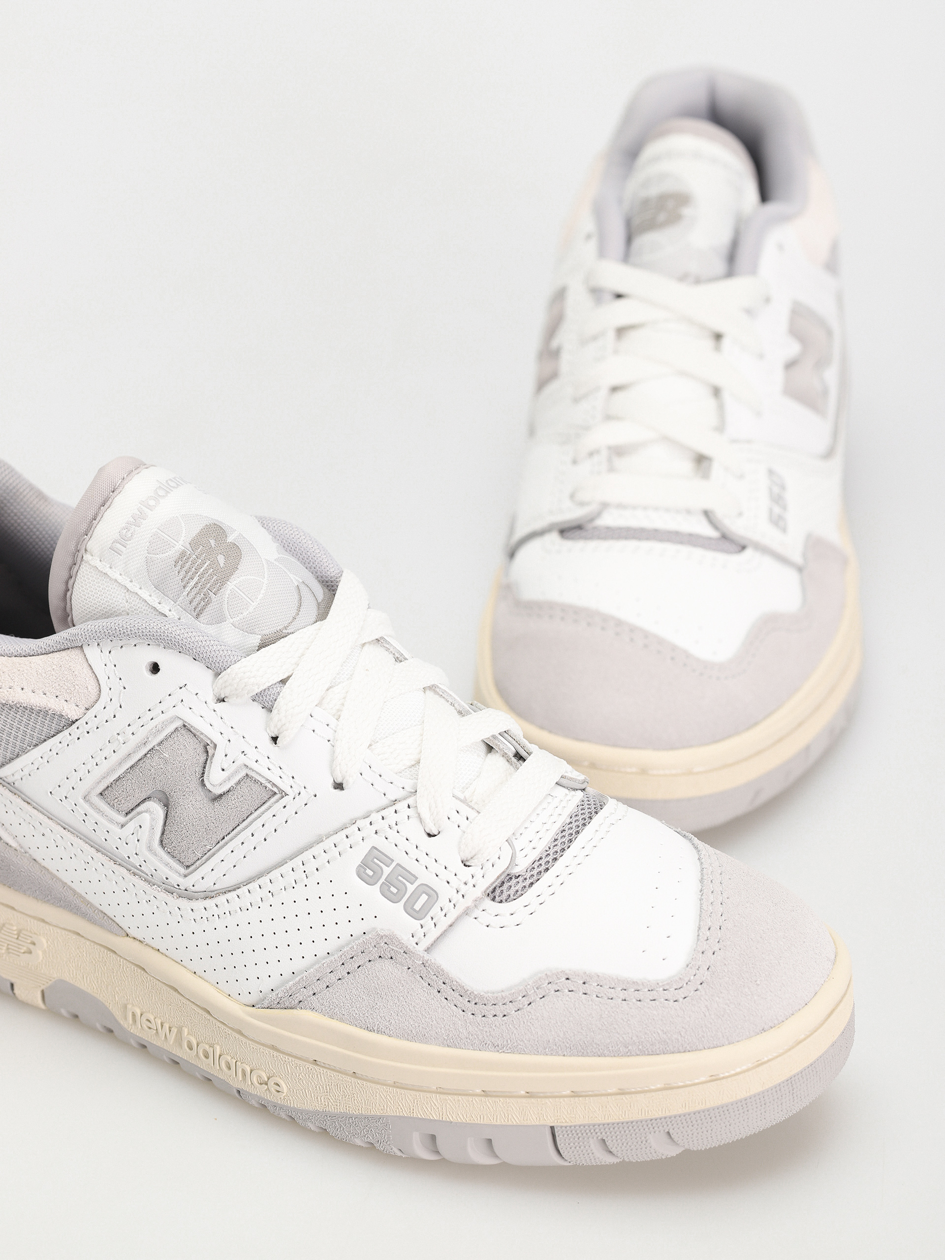 New Balance 550 Cipők (white/grey)