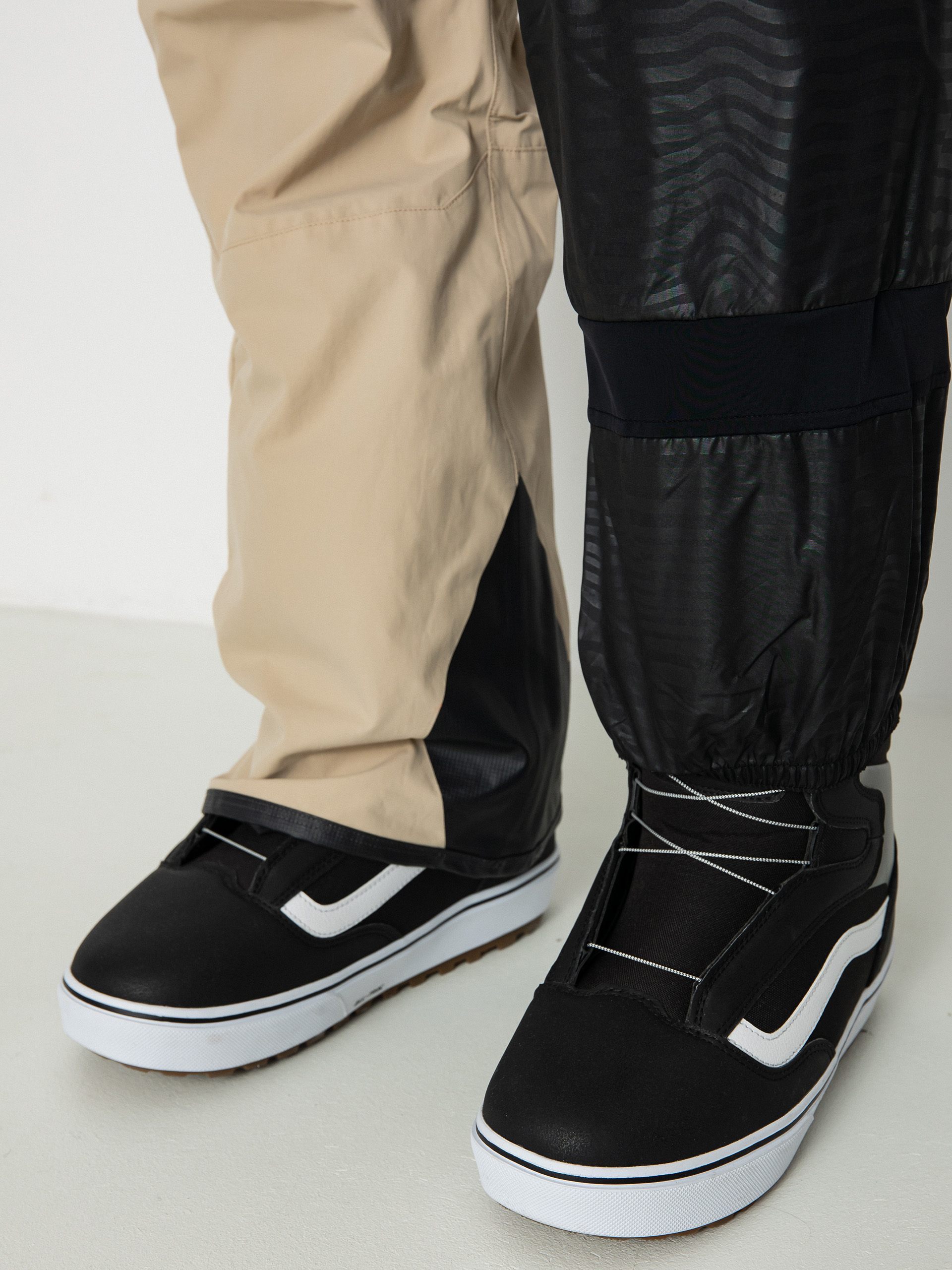 Férfi Volcom Rain Gore Tex Bib Overall Snowboard nadrág (khakiest)