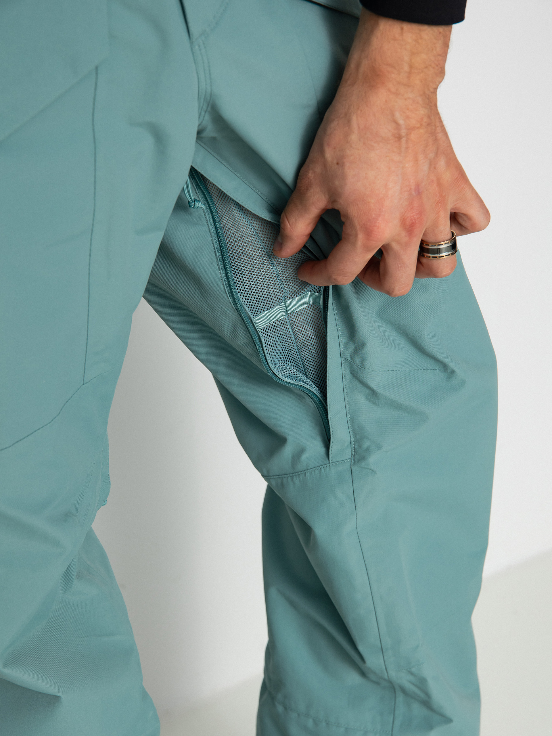 Férfi Burton Covert 2.0 Snowboard nadrág (rock lichen)