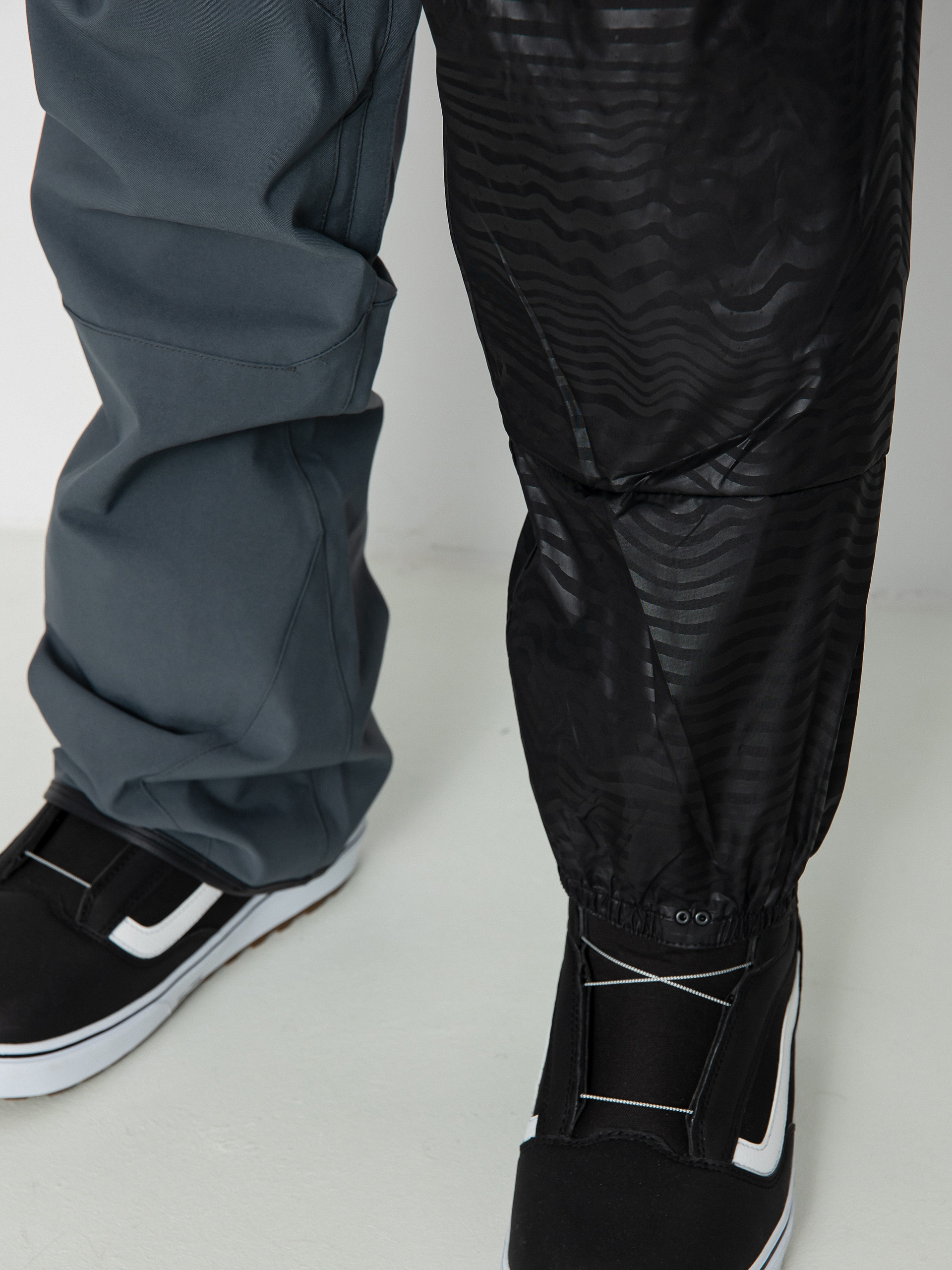 Férfi Volcom Roan Bib Overall Snowboard nadrág (dark grey)