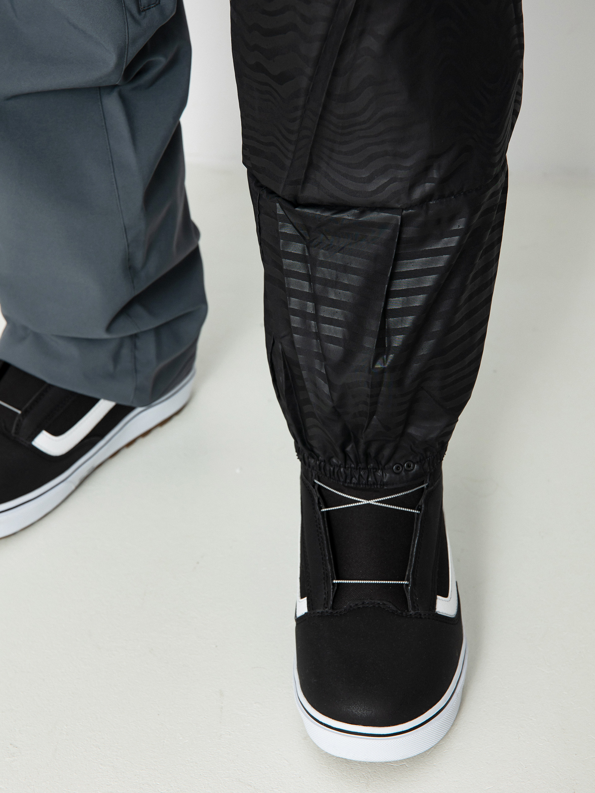 Férfi Volcom Freakin Snow Chino Snowboard nadrág (dark grey)