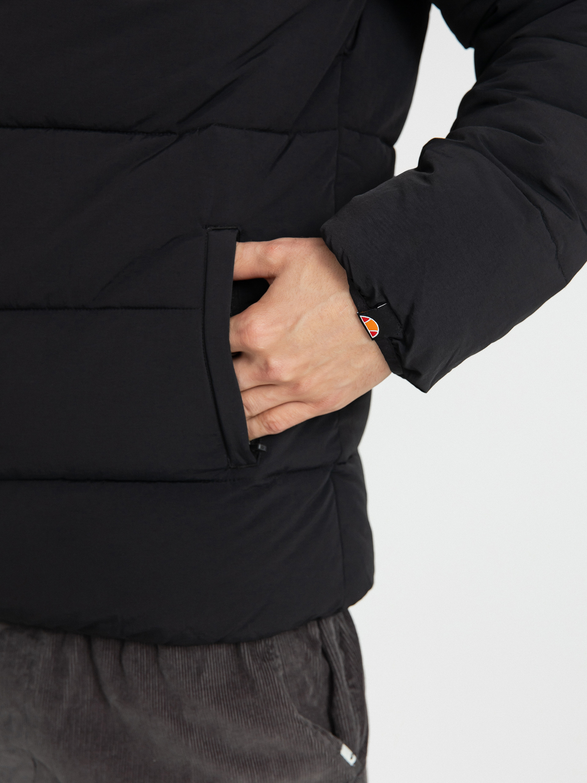 Ellesse Nebula Dzseki (black)