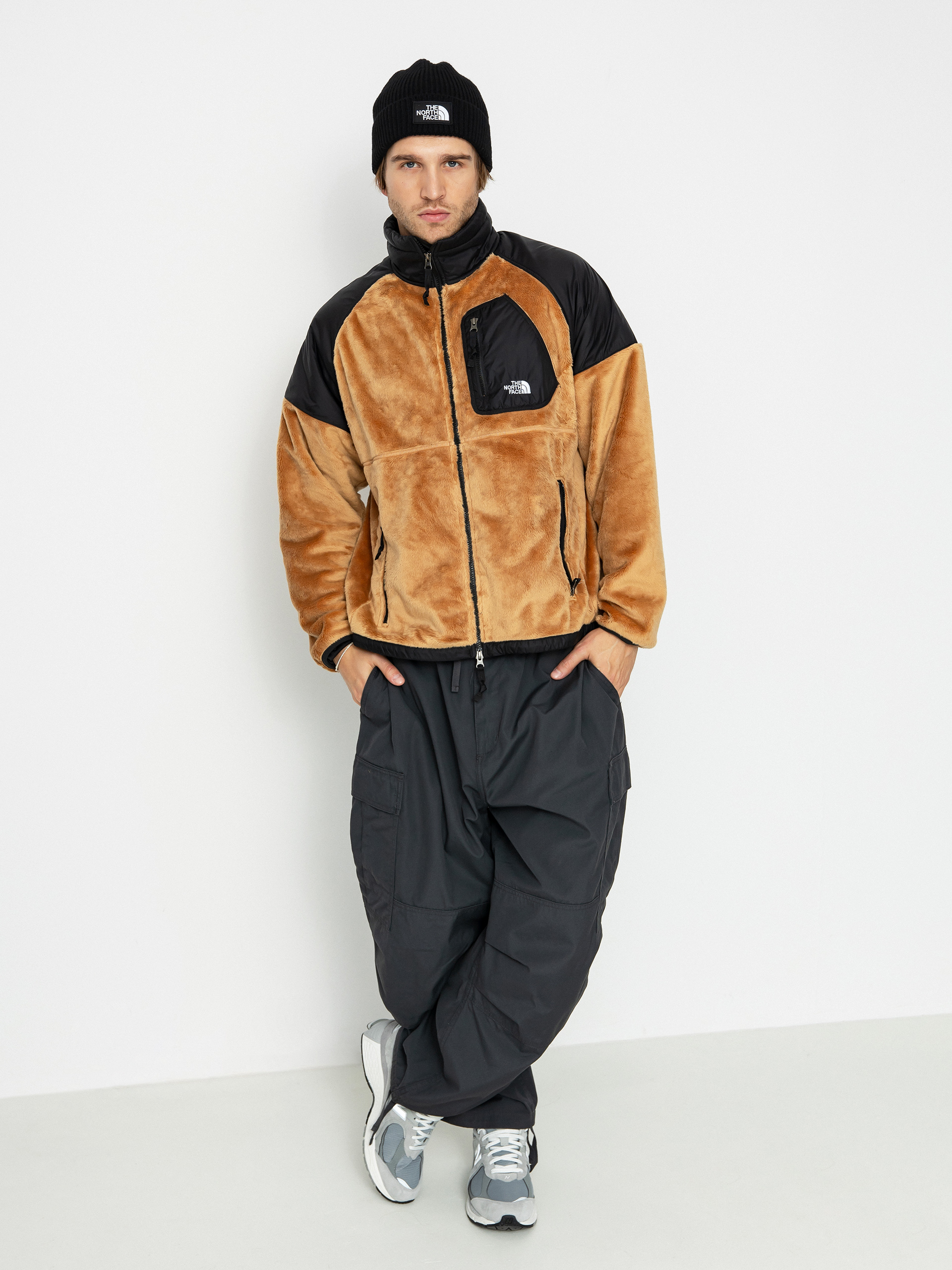 The North Face Versa Velour Dzseki (almond butter/tnf black)