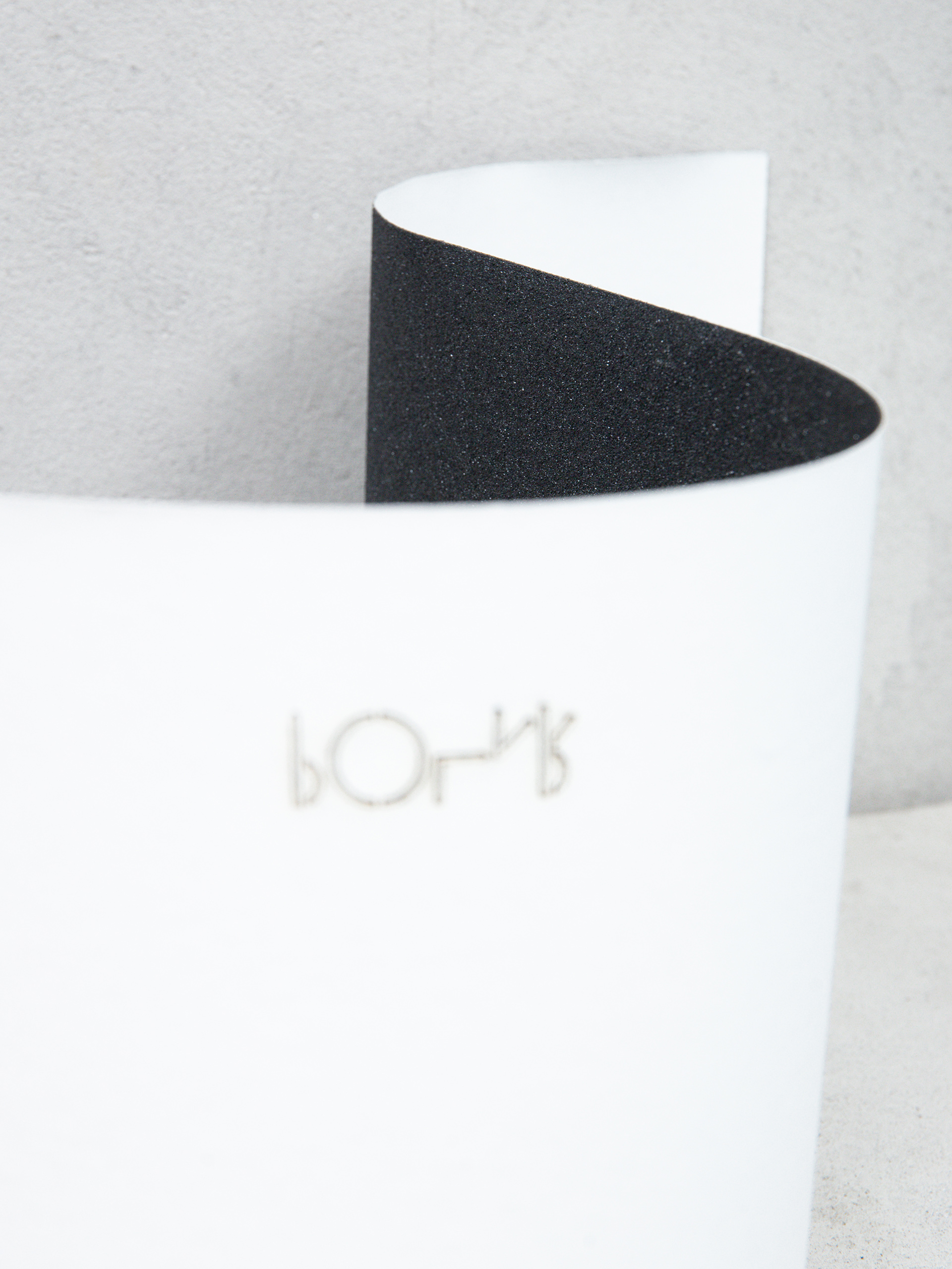 Polar Skate Vertical Polar Script Smirgli (black)