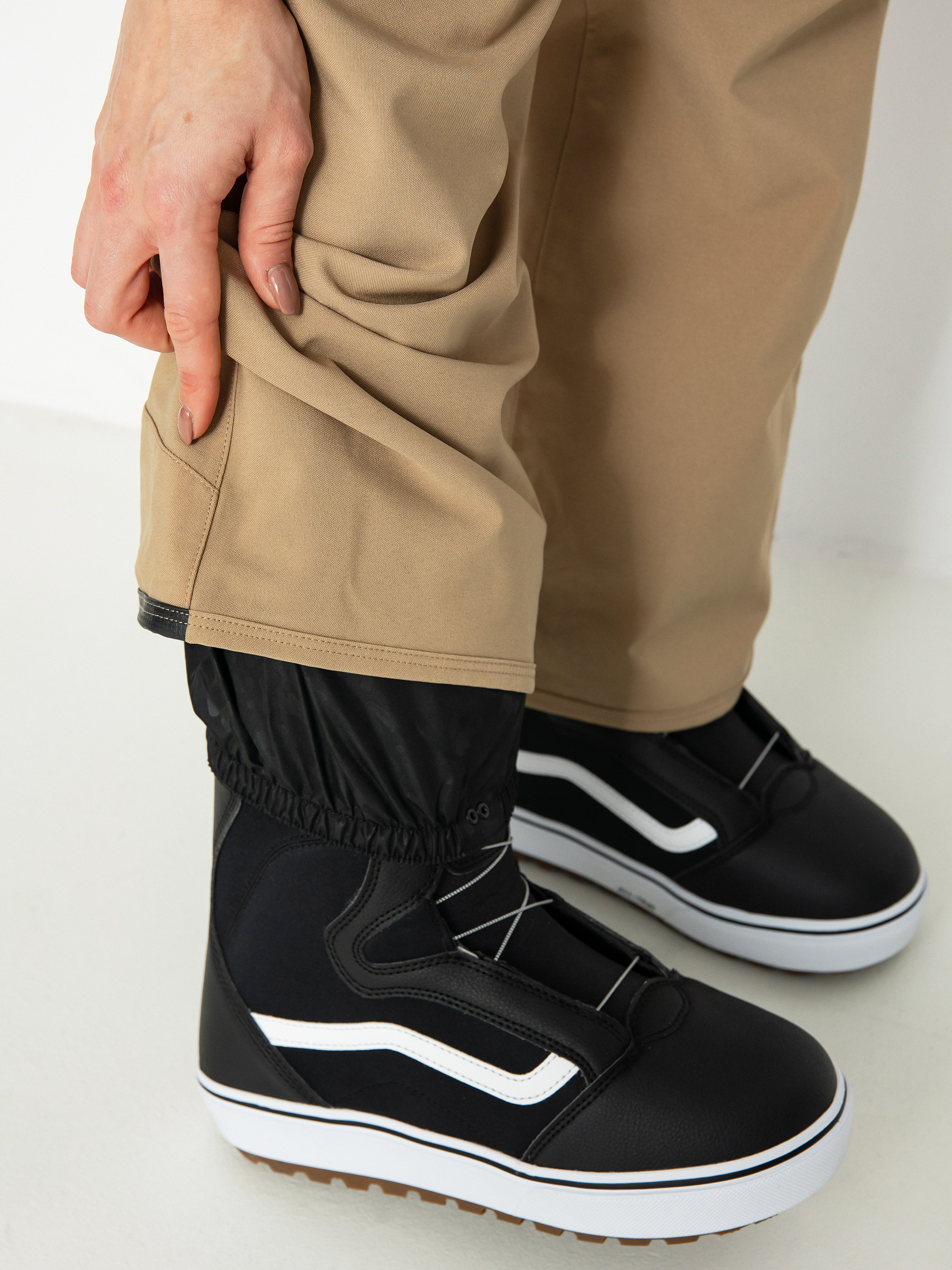 Női Volcom Swift Bib Overall Snowboard nadrág (dark khaki)